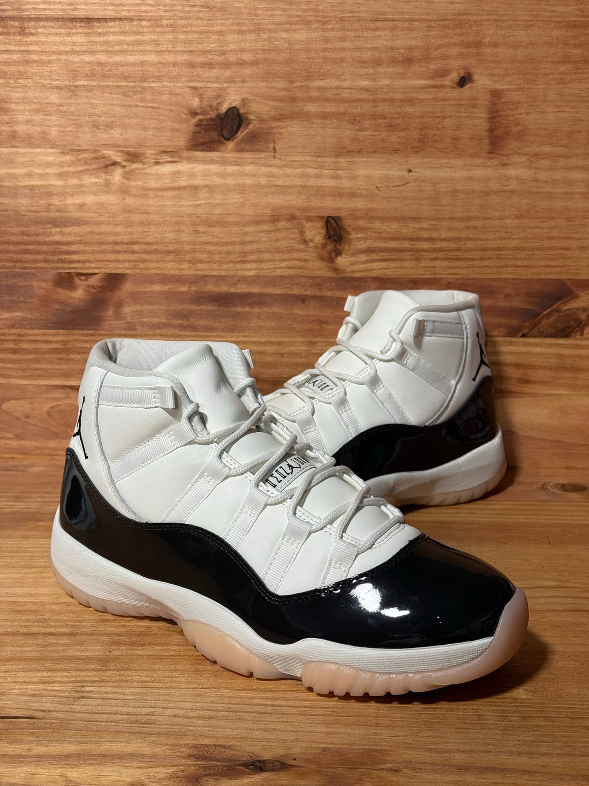 Jordan 11 Retro Neapolitan (Women's) Size 9.5M