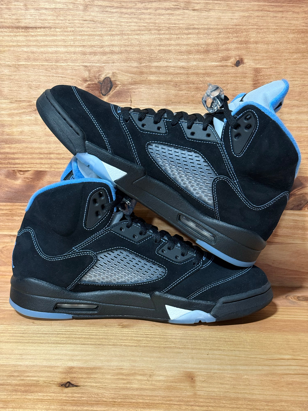 Jordan 5 Retro Black University Blue (2026)