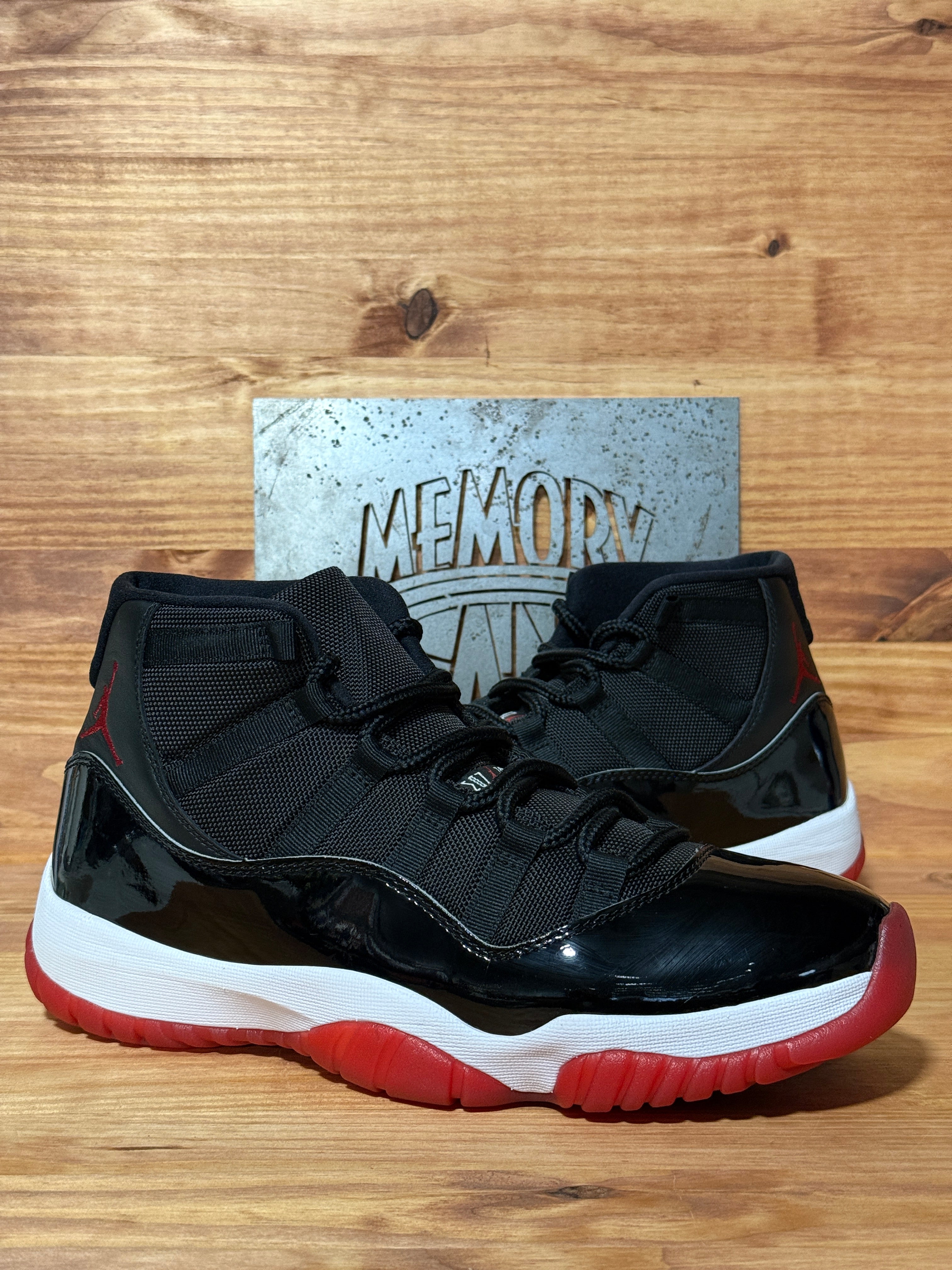 Jordan 11 Retro Playoffs Bred (2019)
