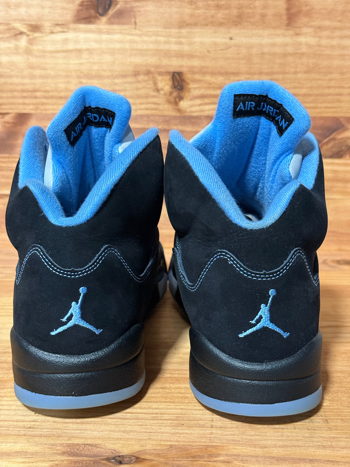 Jordan 5 Retro Black University Blue (2026)