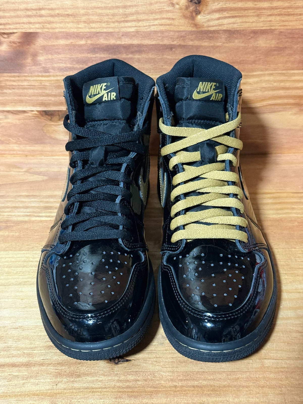 Jordan 1 Retro High Black Metallic Gold (2020) - Size 9