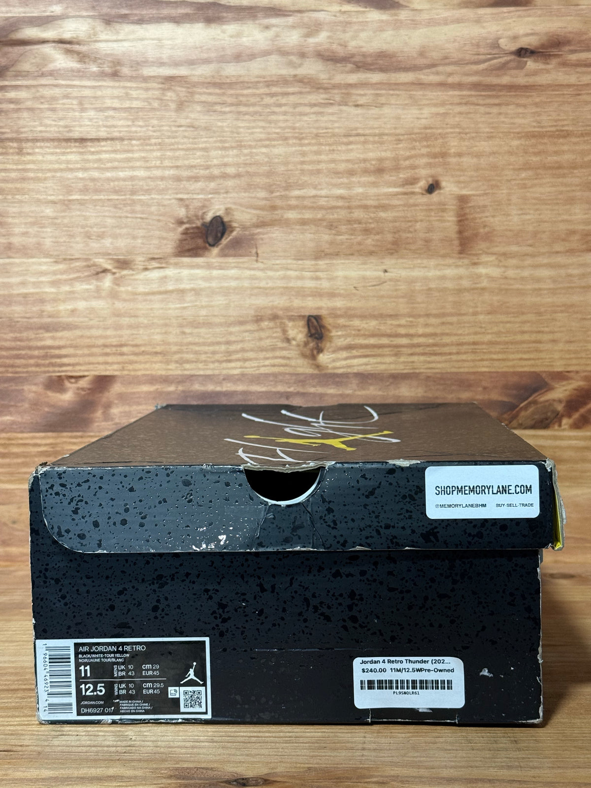 Jordan 4 Retro Thunder (2023)