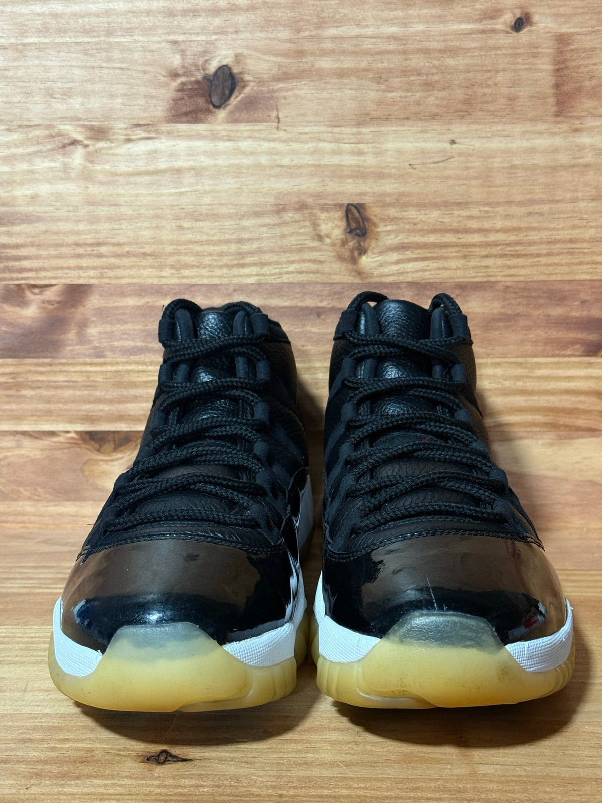Jordan 11 Retro 72-10 - Size 11.5