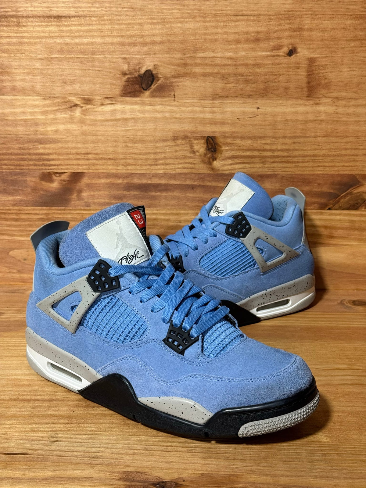 Jordan 4 Retro University Blue - Size 11.5