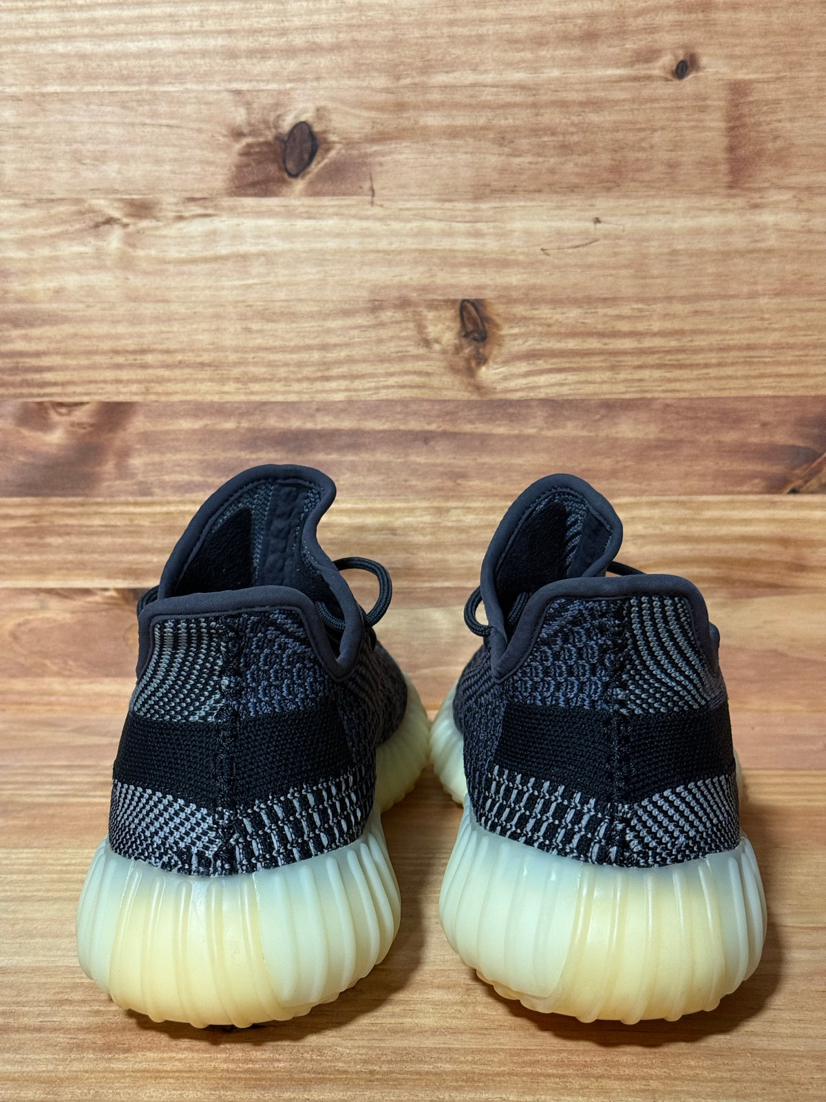 adidas Yeezy Boost 350 V2 Carbon