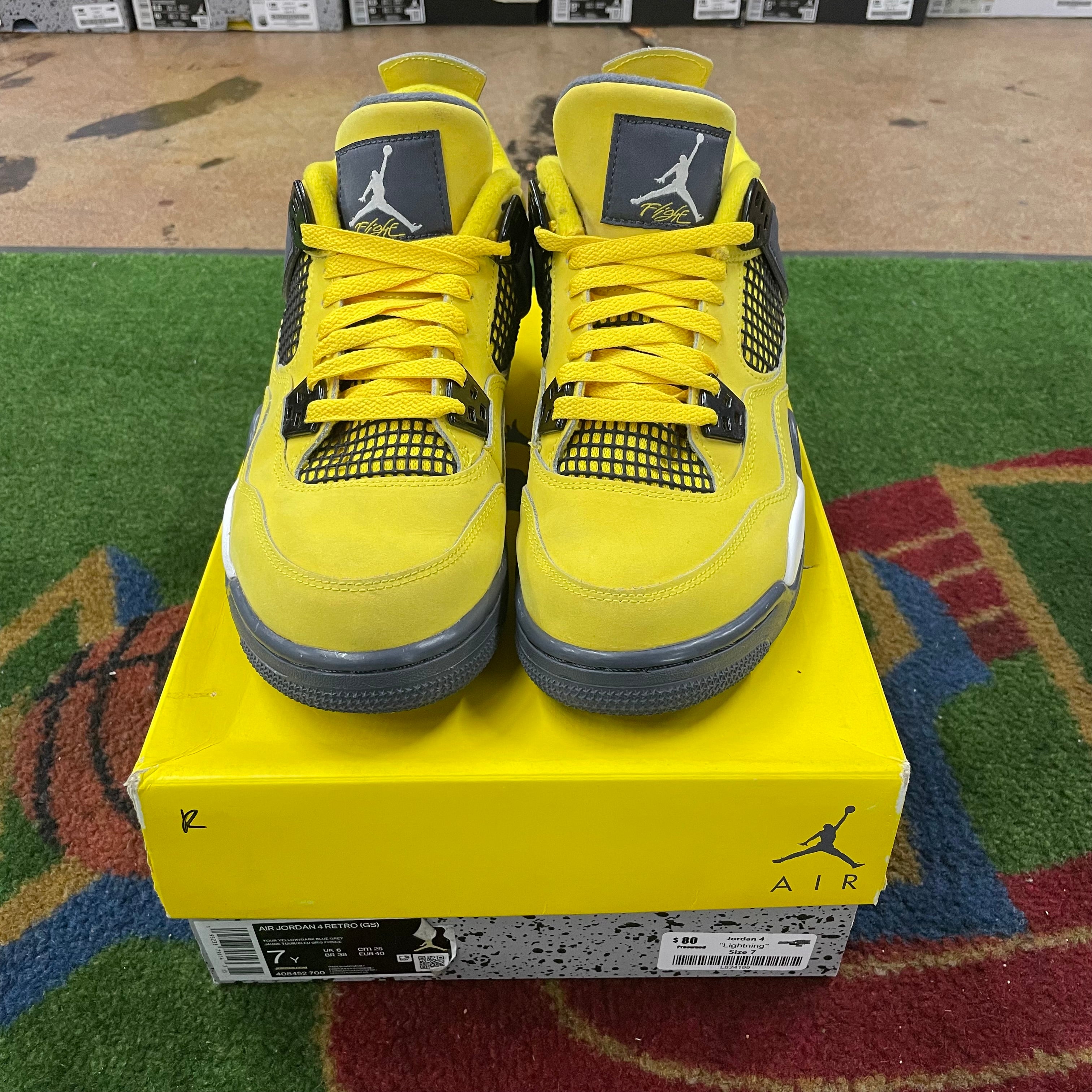 Jordan 4 “Lightning” Size 7
