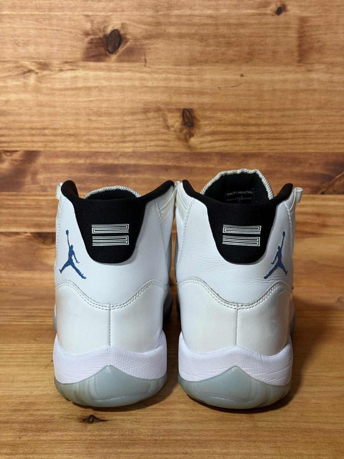 Jordan 11 Retro Legend Blue (2024) - Size 10