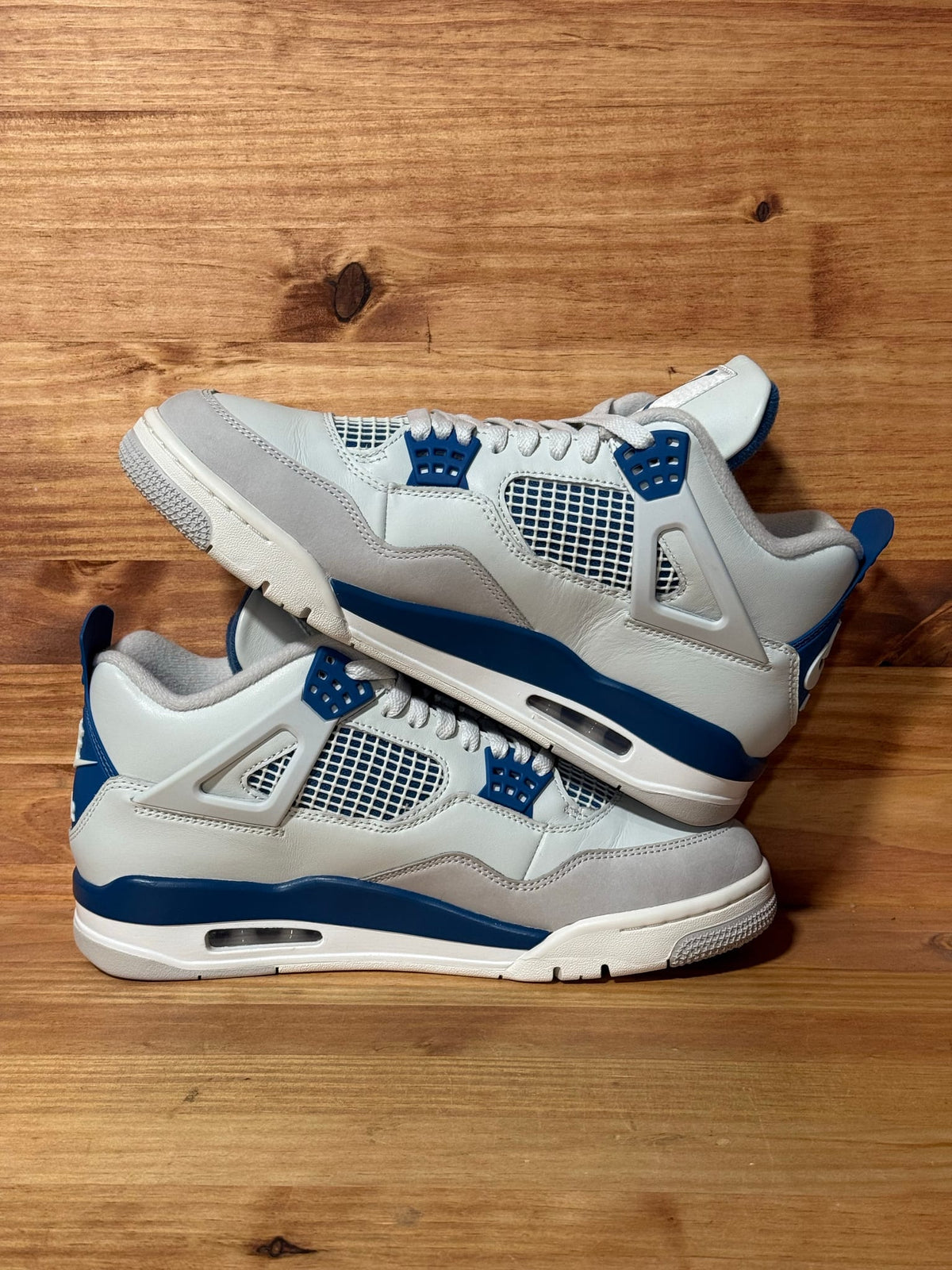 Jordan 4 Retro Military Blue (2024) - Size 9