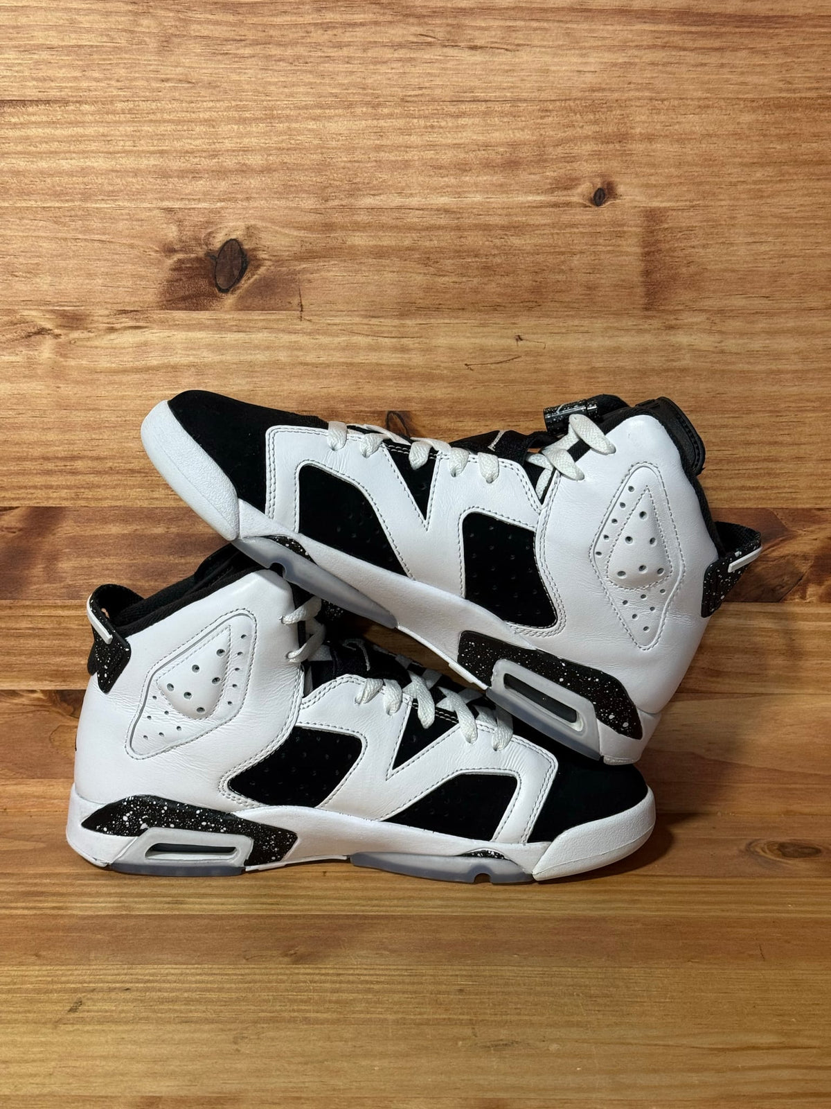 Jordan 6 Retro Oreo (2026) (GS) - Size 7Y