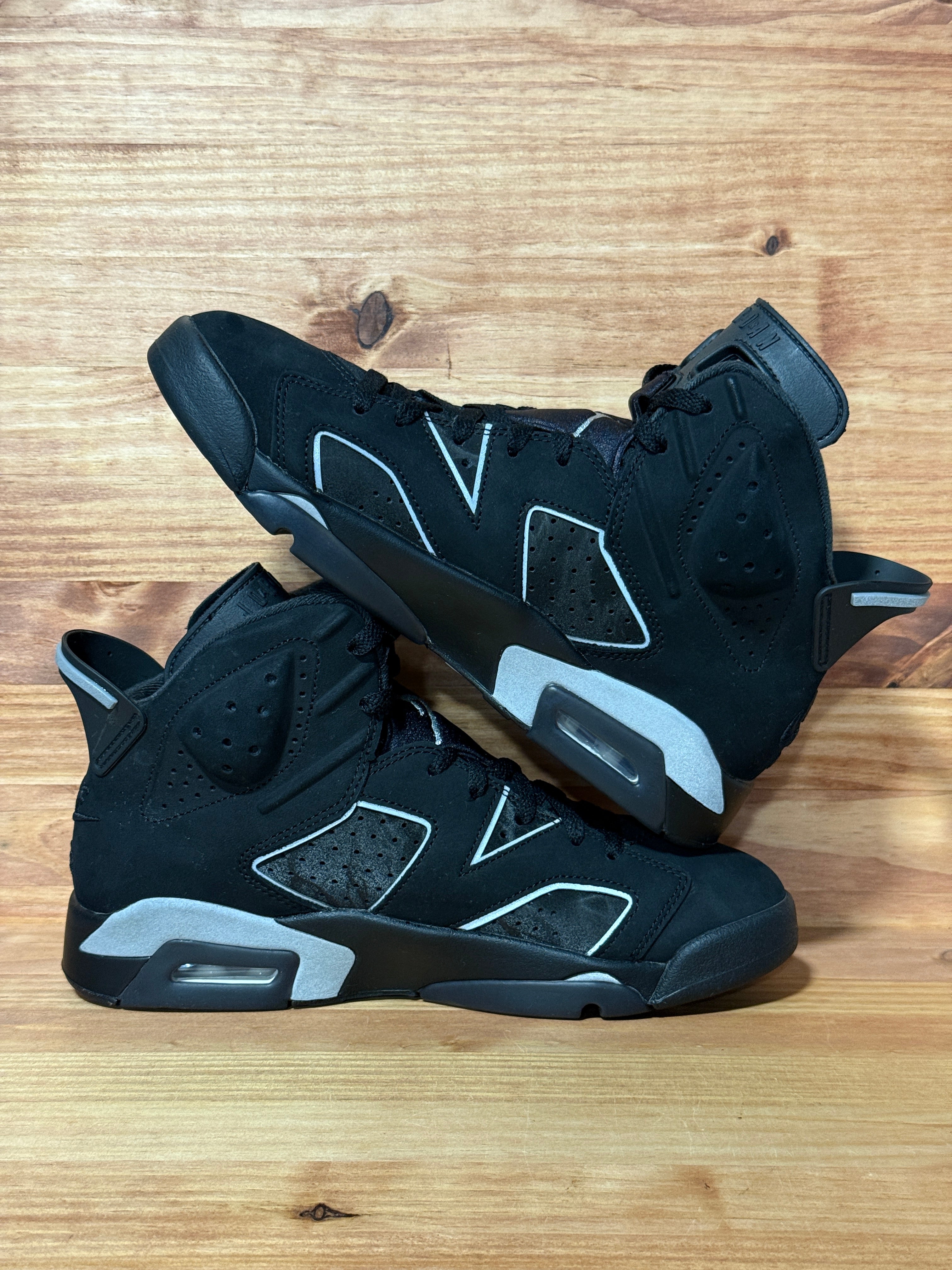 Jordan 6 Retro Cap and Gown