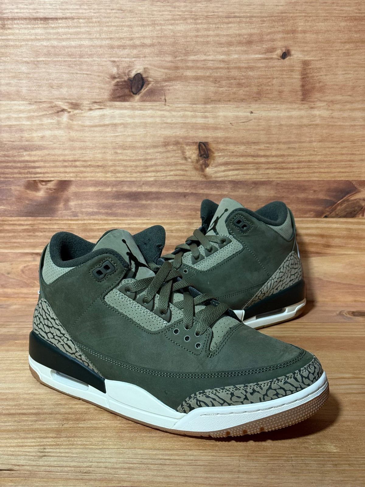 Jordan 3 Retro Family Affair - Size 9