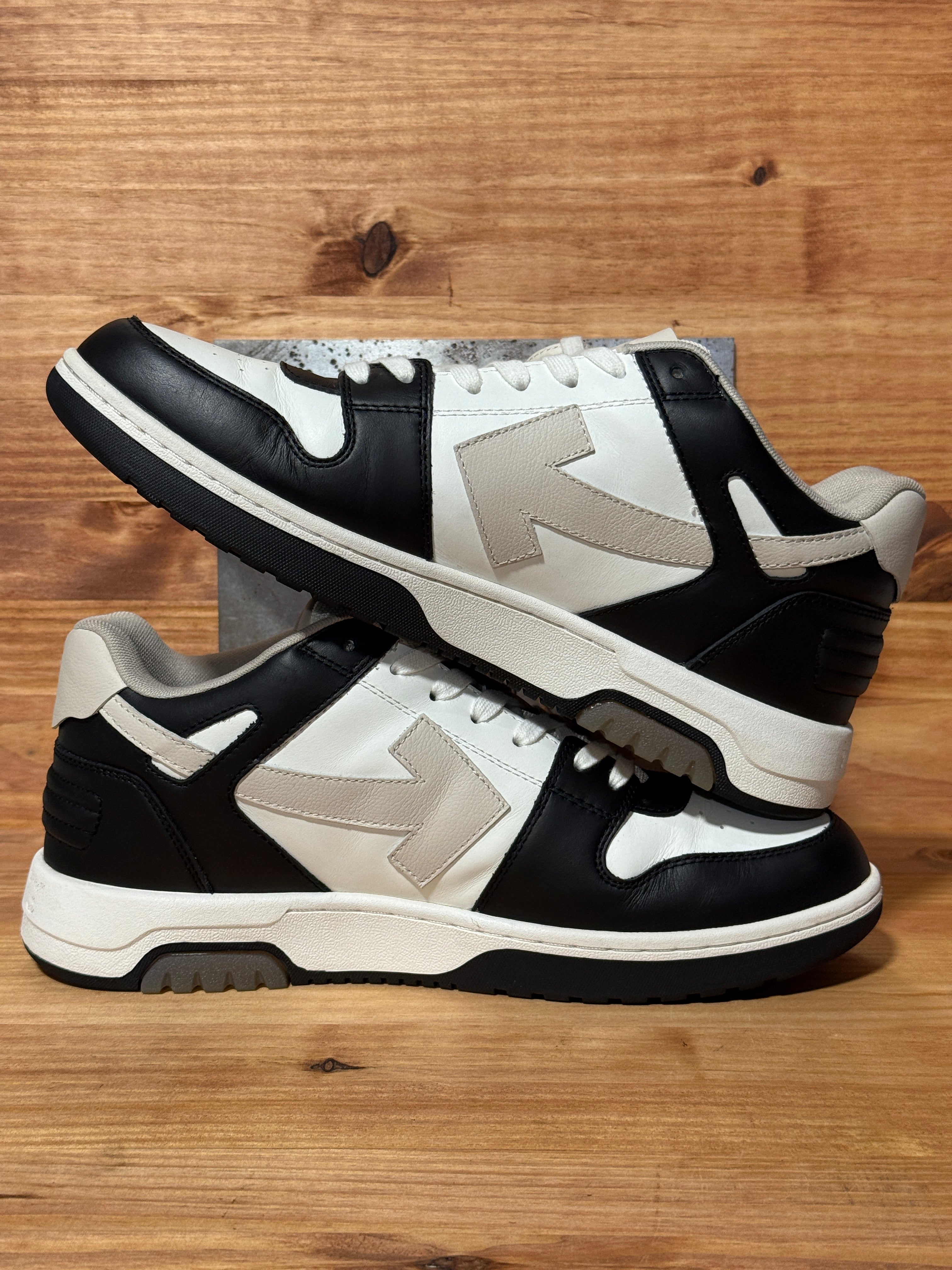 OFF-WHITE Out Of Office OOO Low Tops Black Beige