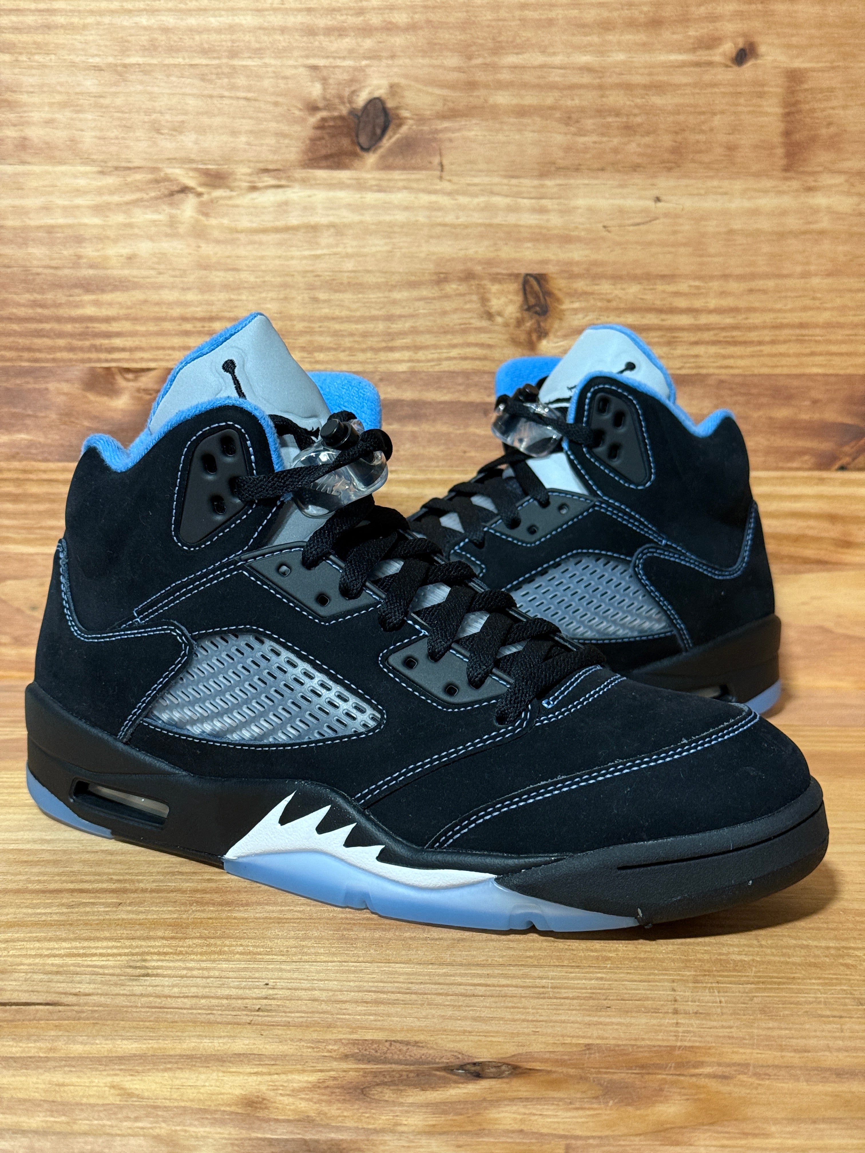 Jordan 5 Retro Black University Blue (2026)