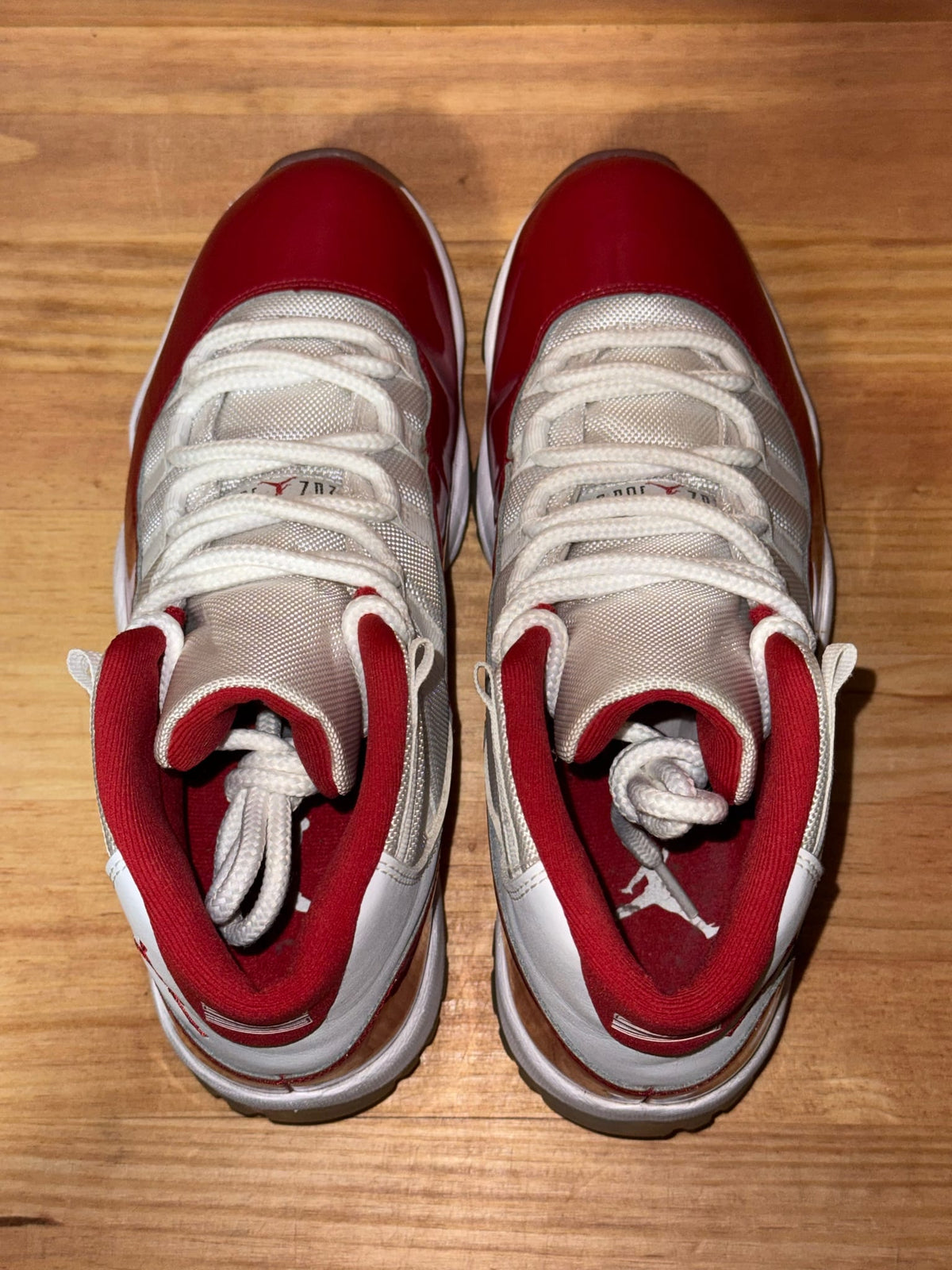 Jordan 11 Retro Cherry (2022) - Size 8.5