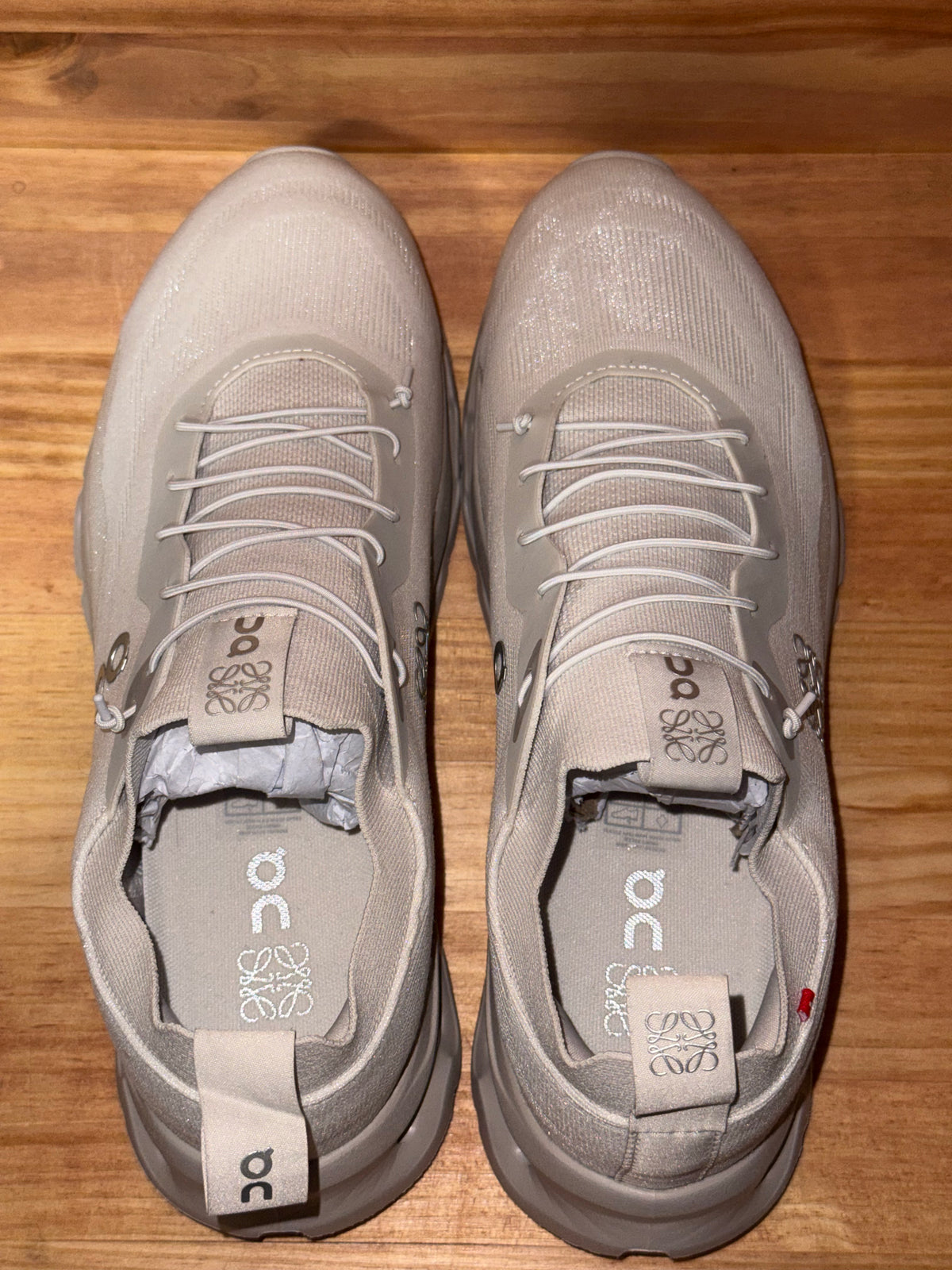 On Running Cloudtilt Loewe Sand