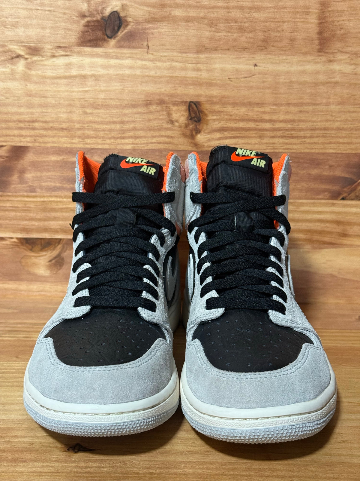 Jordan 1 Retro High Neutral Grey Hyper Crimson