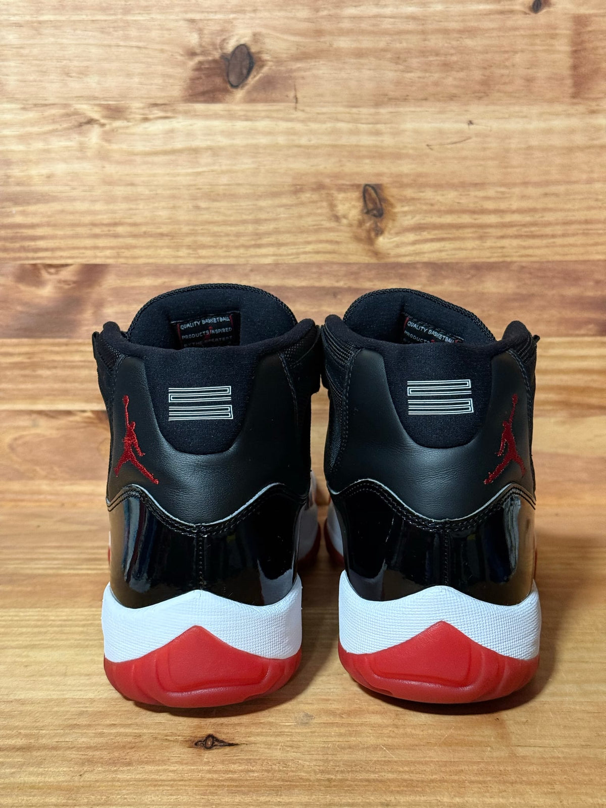 Jordan 11 Retro Playoffs Bred (2019) - Size 9