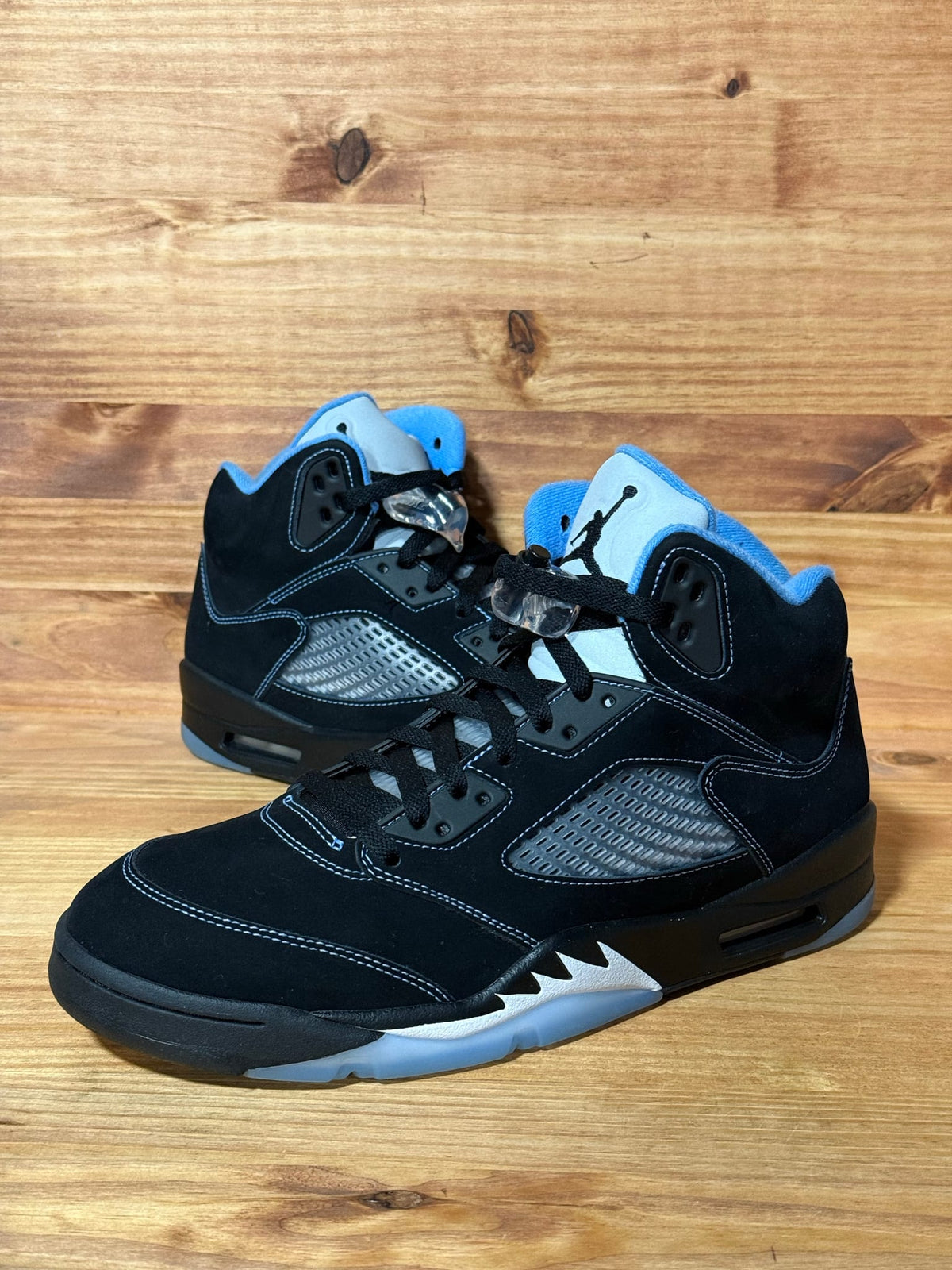 Jordan 5 Retro Black University Blue (2026) - Size 10.5