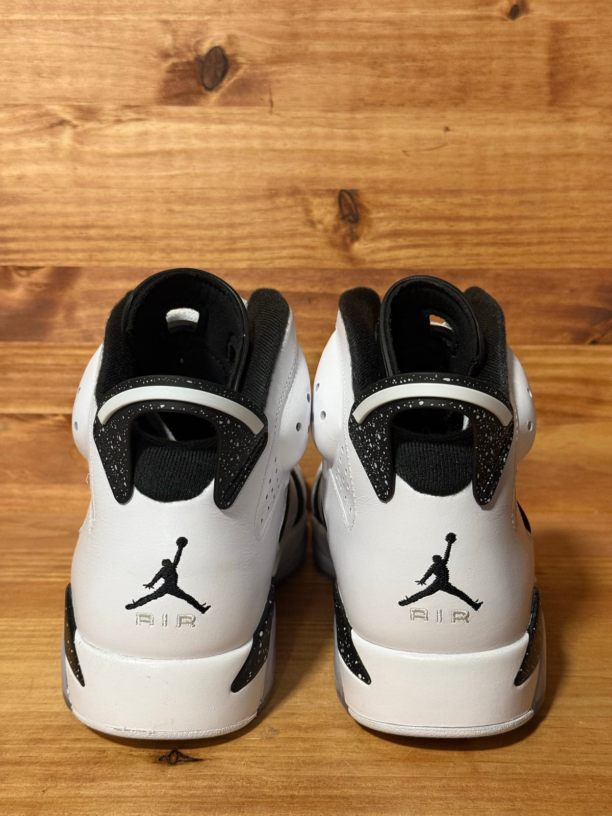 Jordan 6 Retro Oreo (2026). - Size 10.5