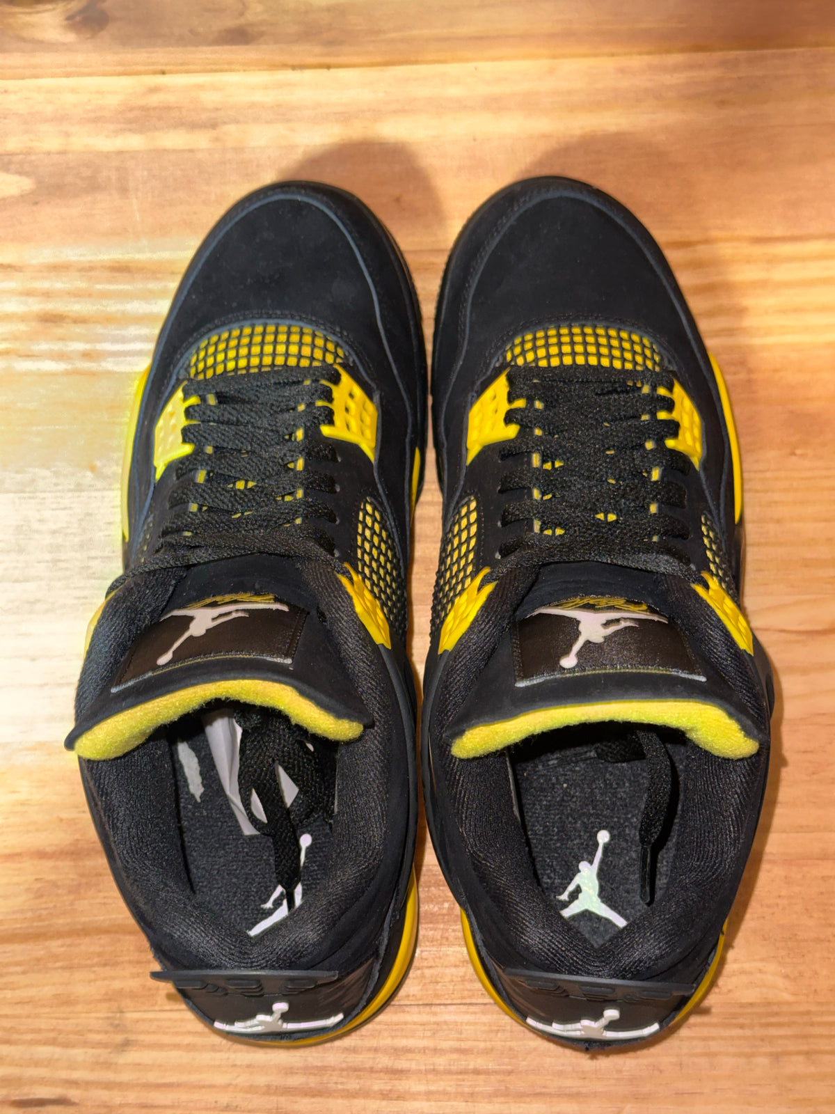 Jordan 4 Retro Thunder (2023) - Size 10.5