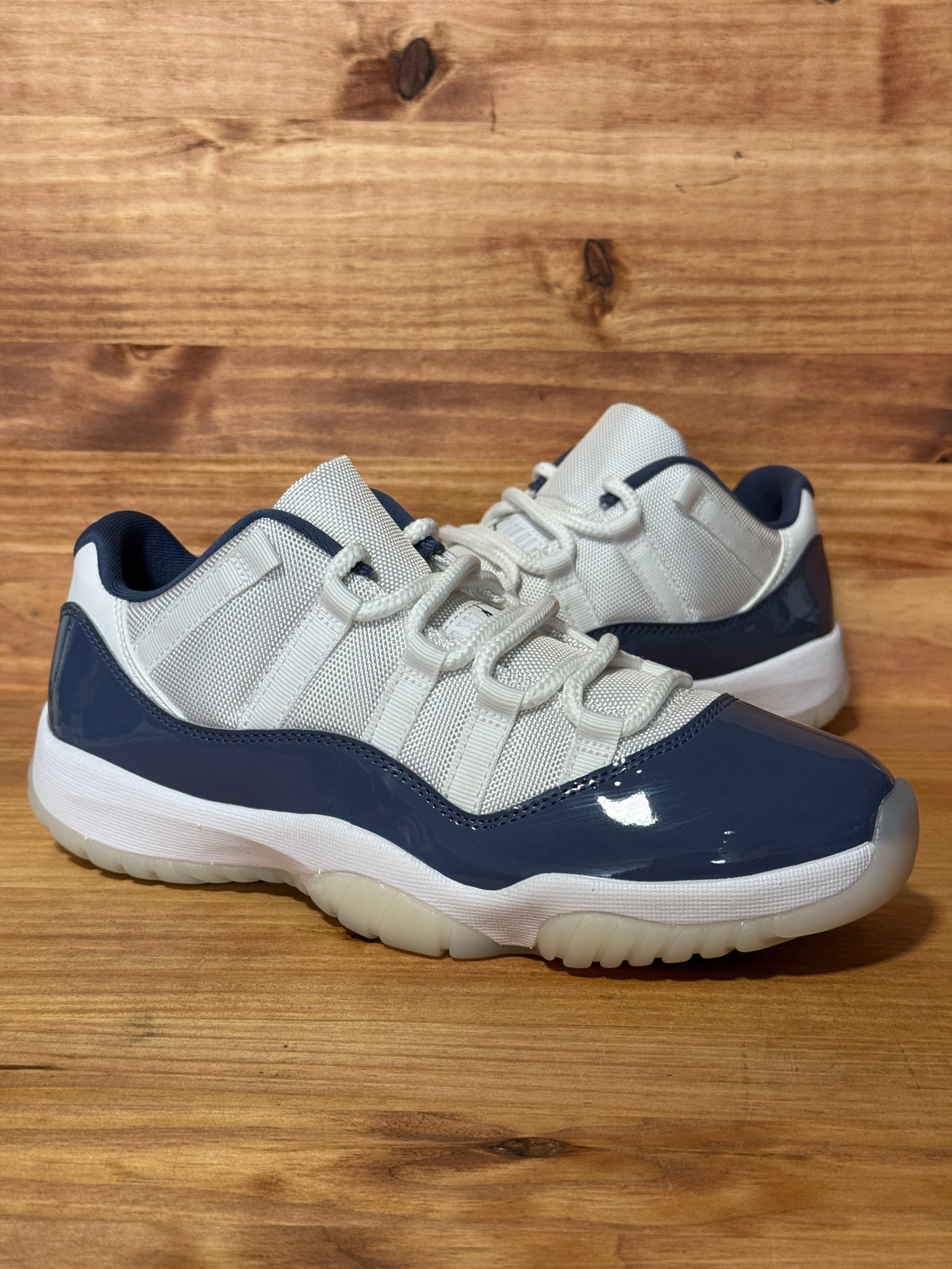 Jordan 11 Retro Low Diffused Blue