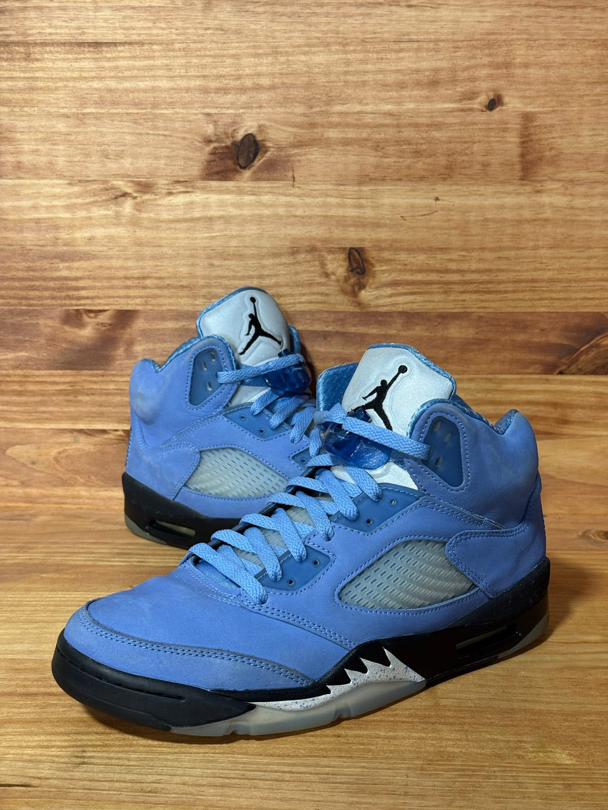 Jordan 5 Retro UNC University Blue - Size 8.5