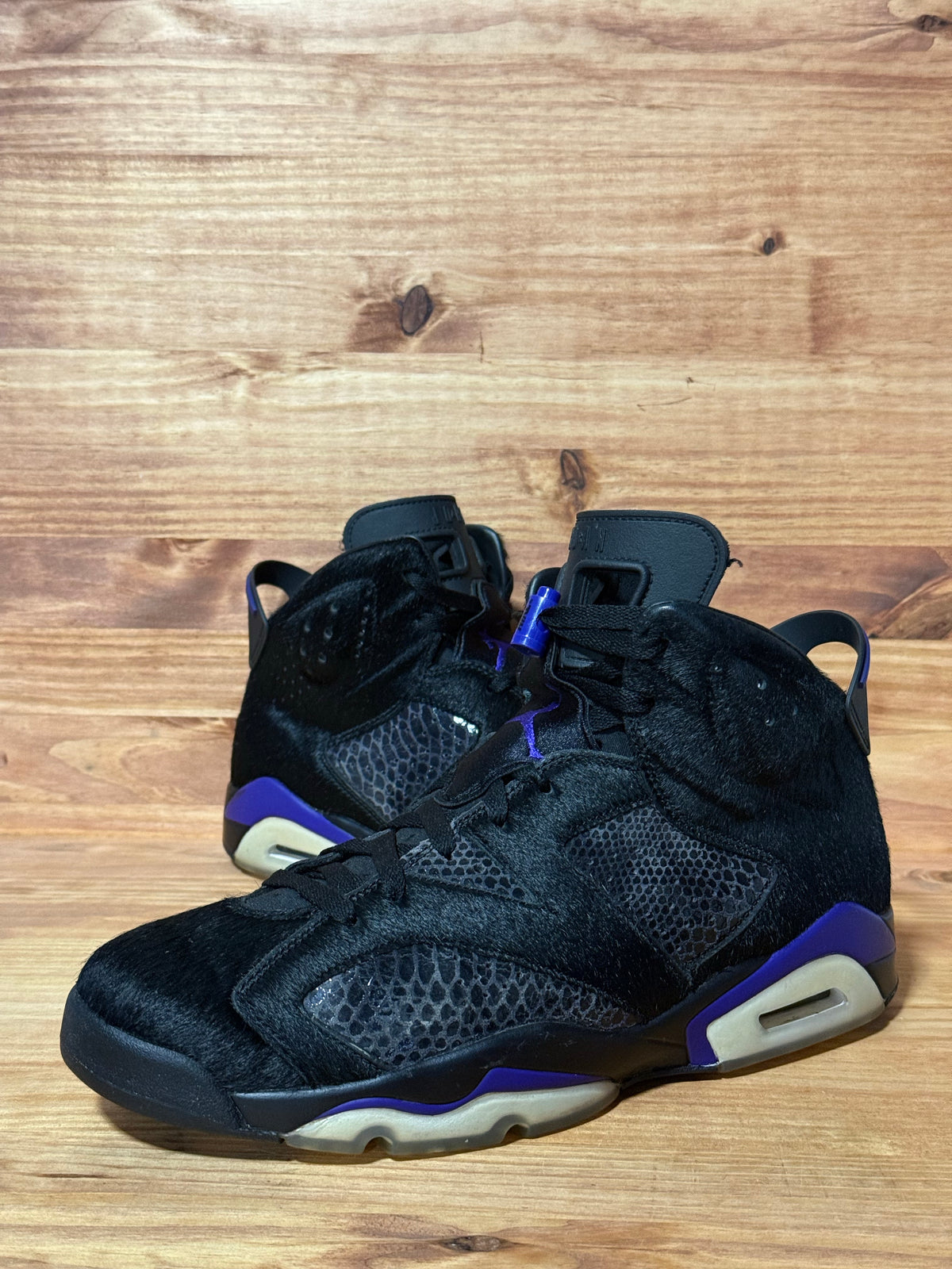 Jordan 6 Retro Social Status