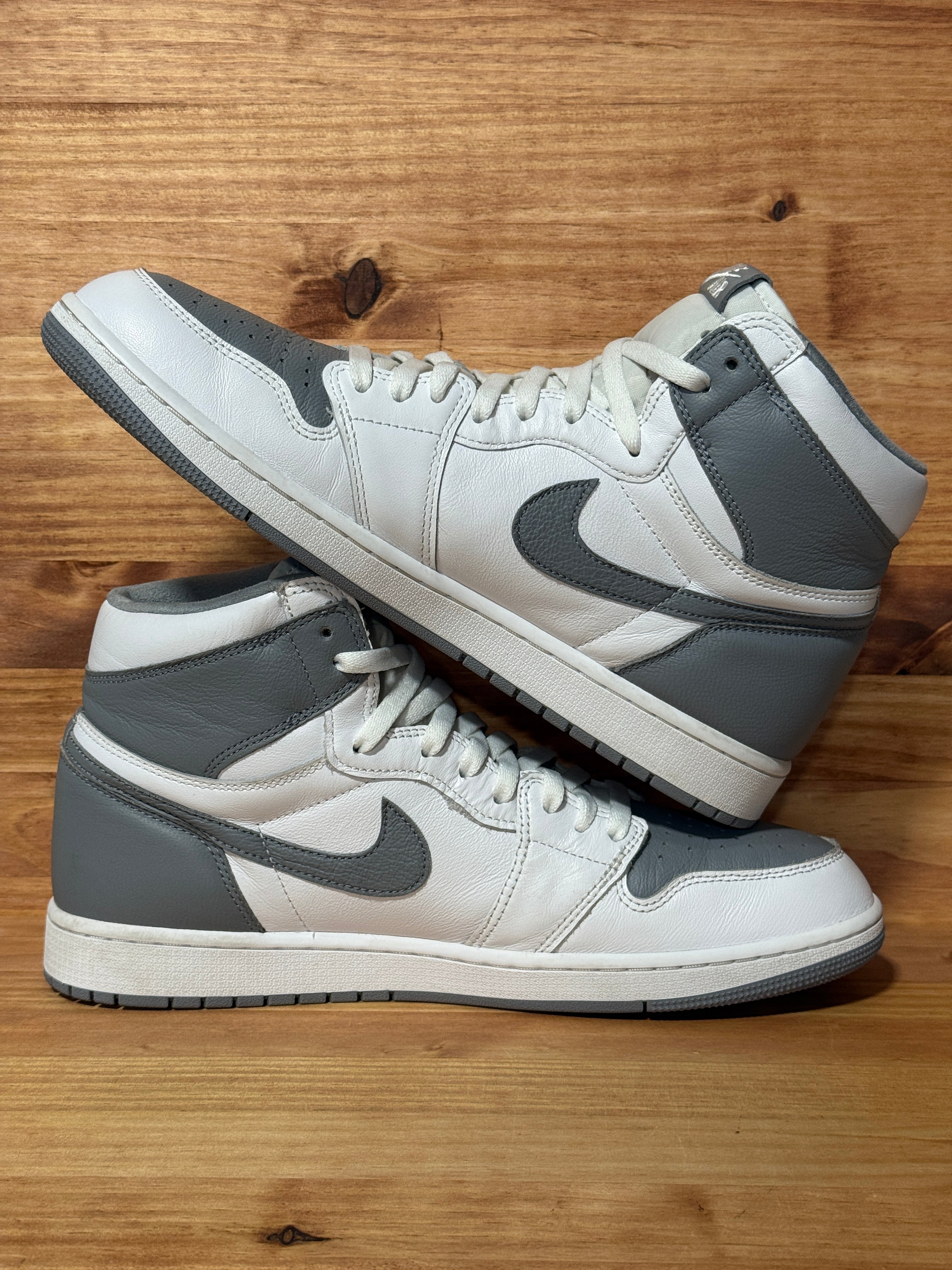 Jordan 1 Retro High OG Stealth