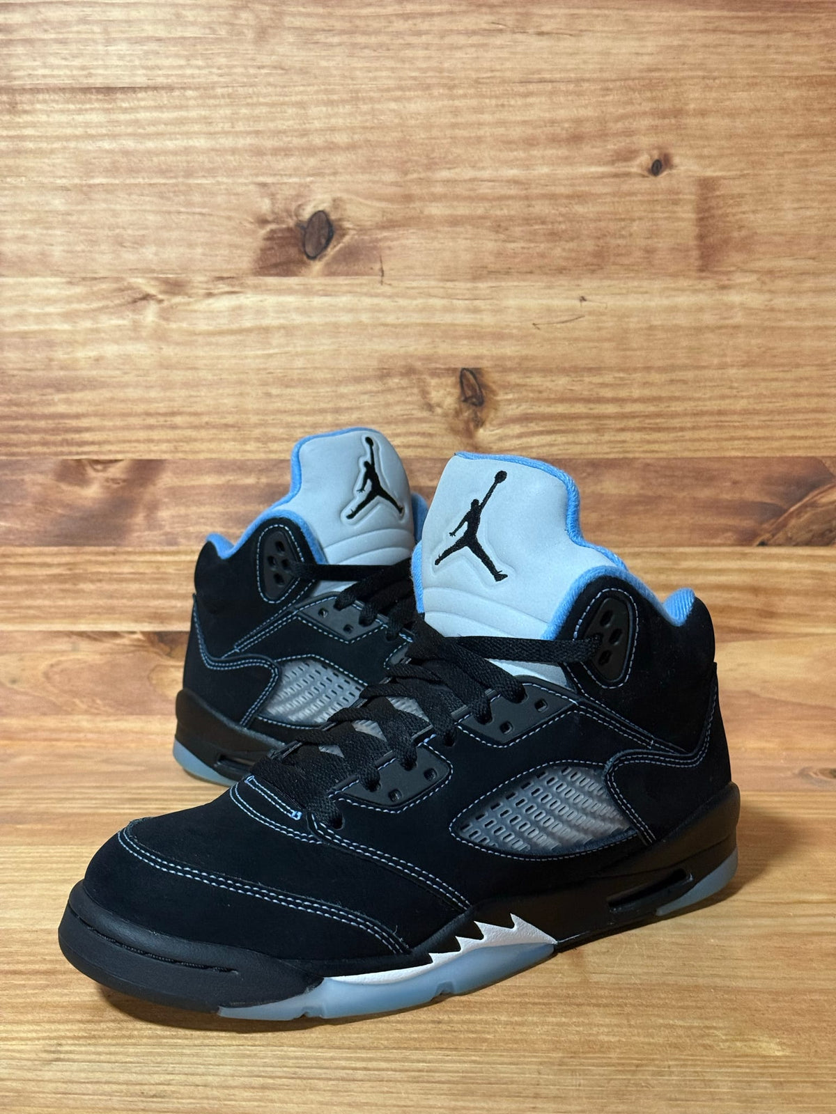 Jordan 5 Retro Black University Blue (2026) (GS) - Size 7Y