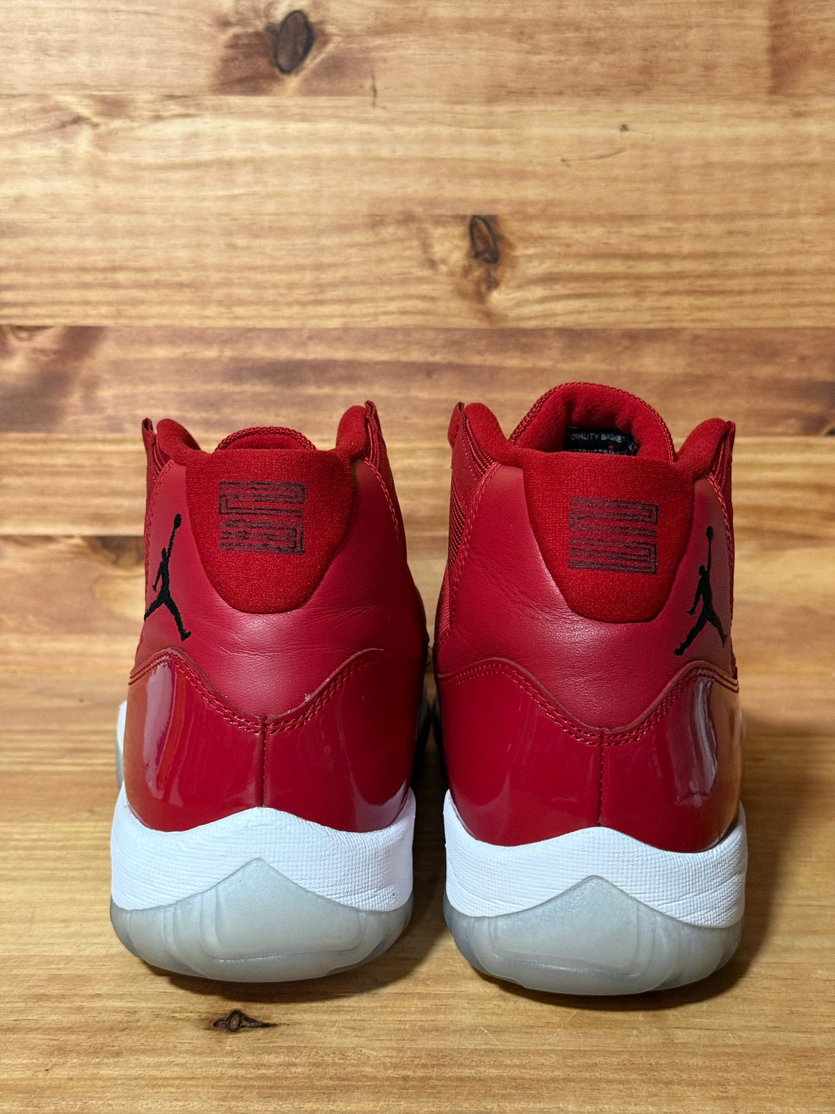 Jordan 11 Retro Win Like 96 - Size 10.5