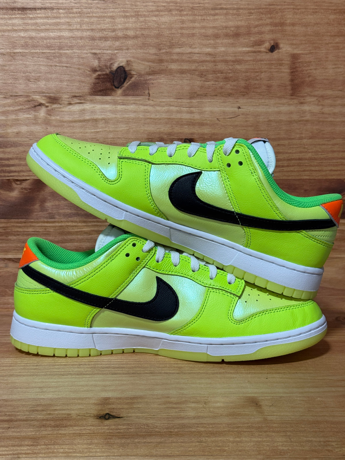 Nike Dunk Low SE Splash Volt