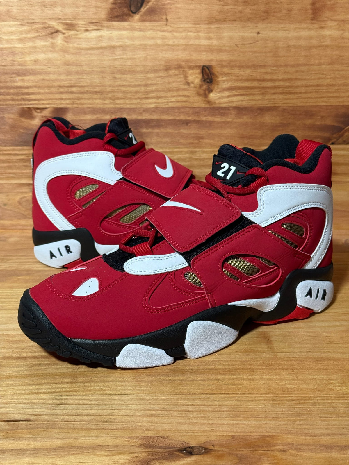 Nike Air Diamond Turf 2 Red Gold (2026) - Size 10
