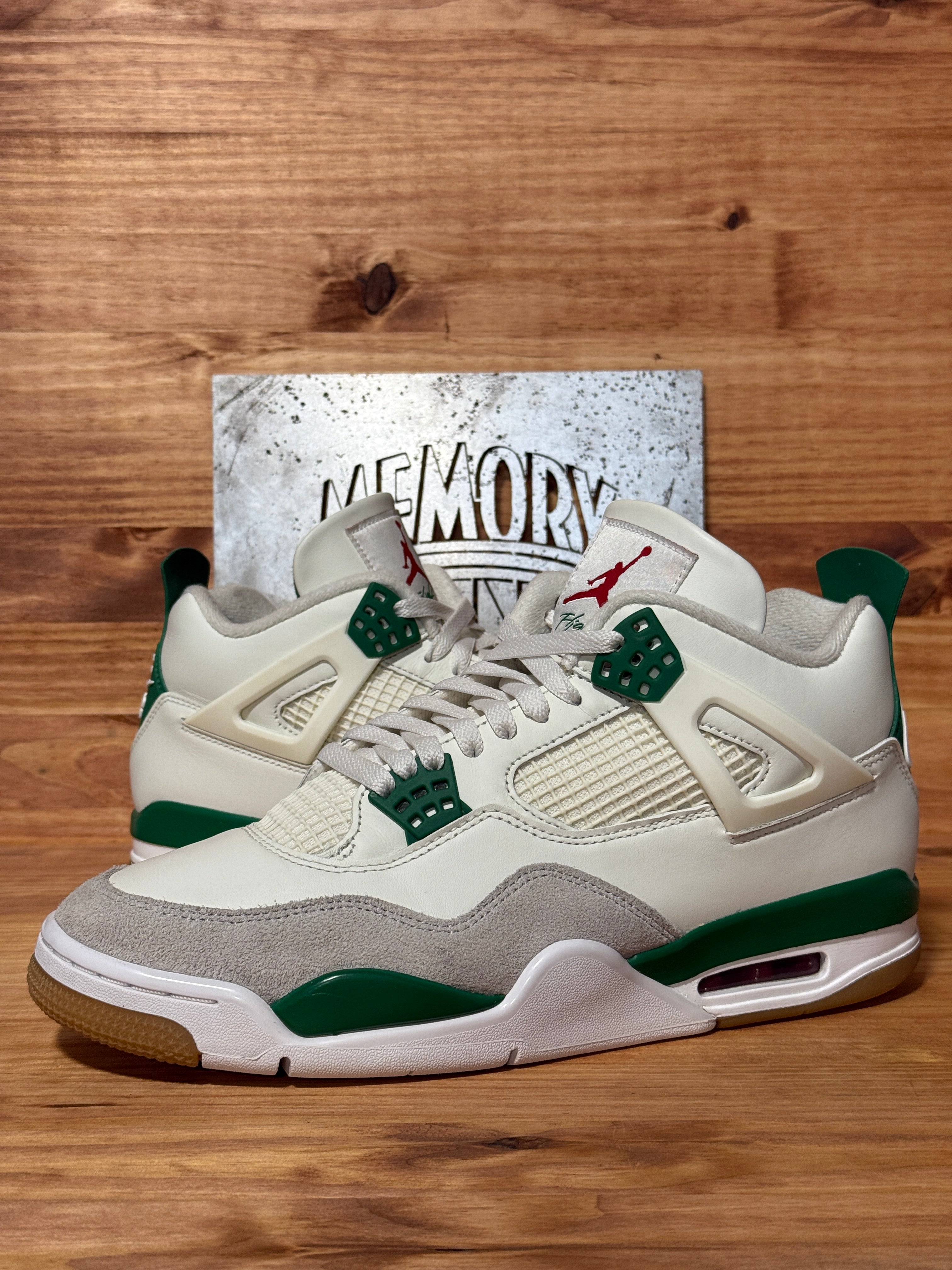 Jordan 4 Retro SB Pine Green