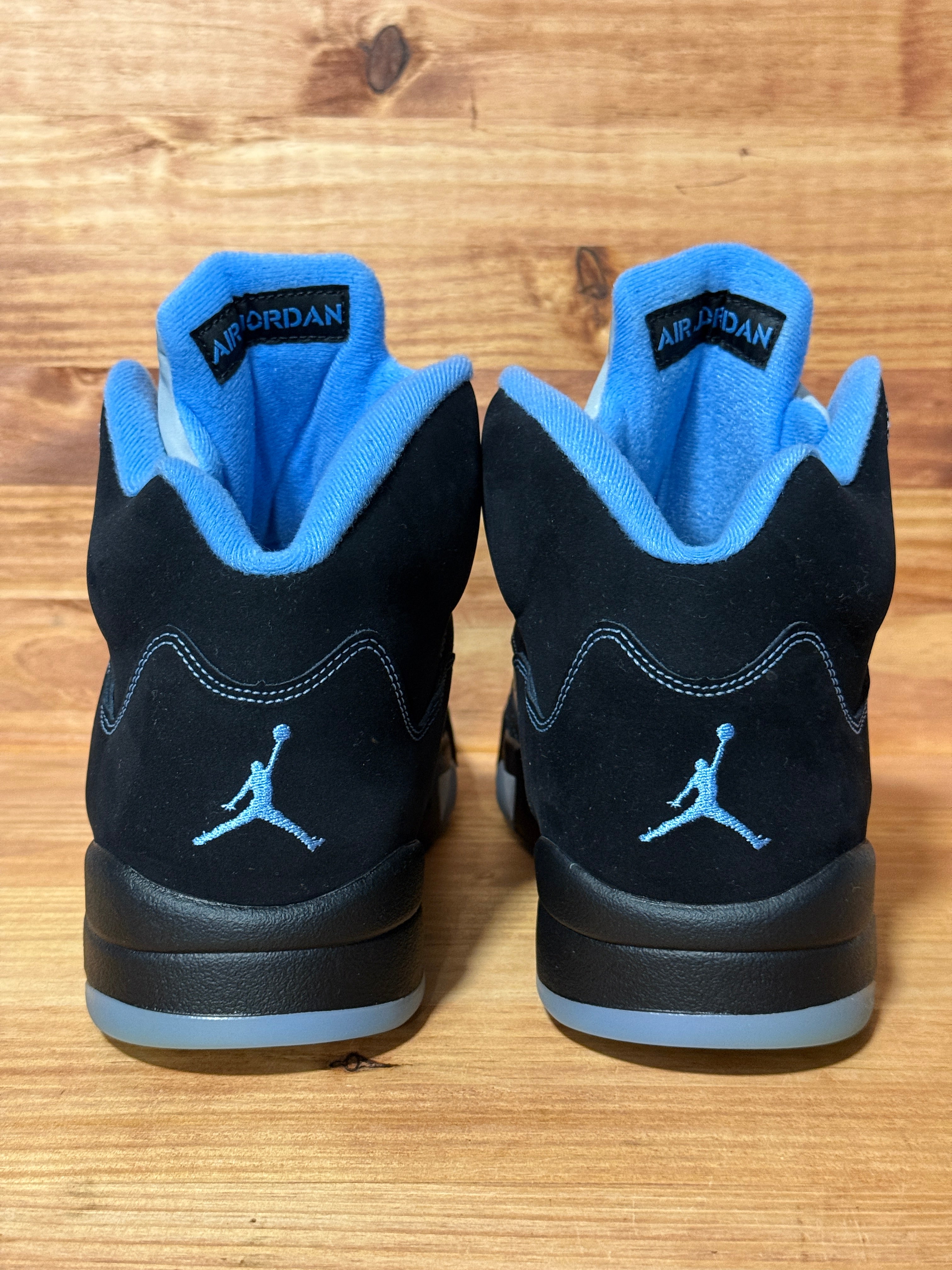 Jordan 5 Retro Black University Blue (2026)