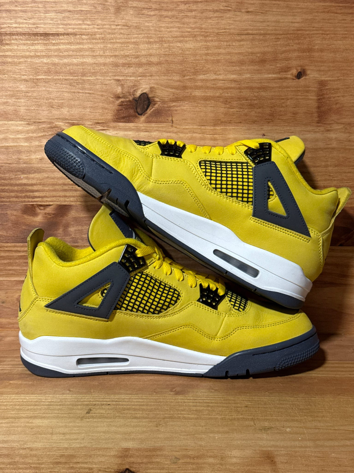 Jordan 4 Retro Lightning (2021) - Size 12