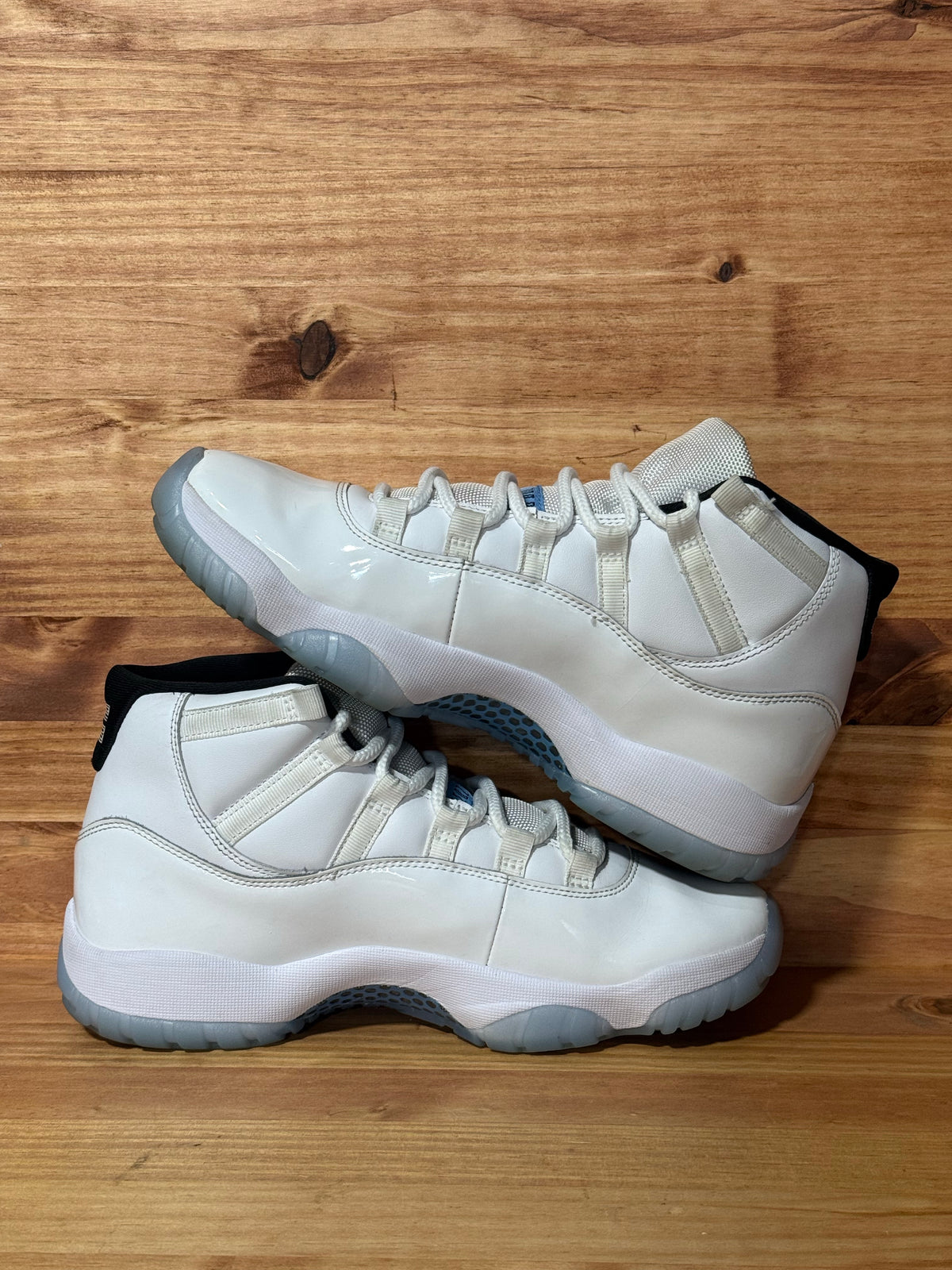 Jordan 11 Retro Legend Blue (2024)