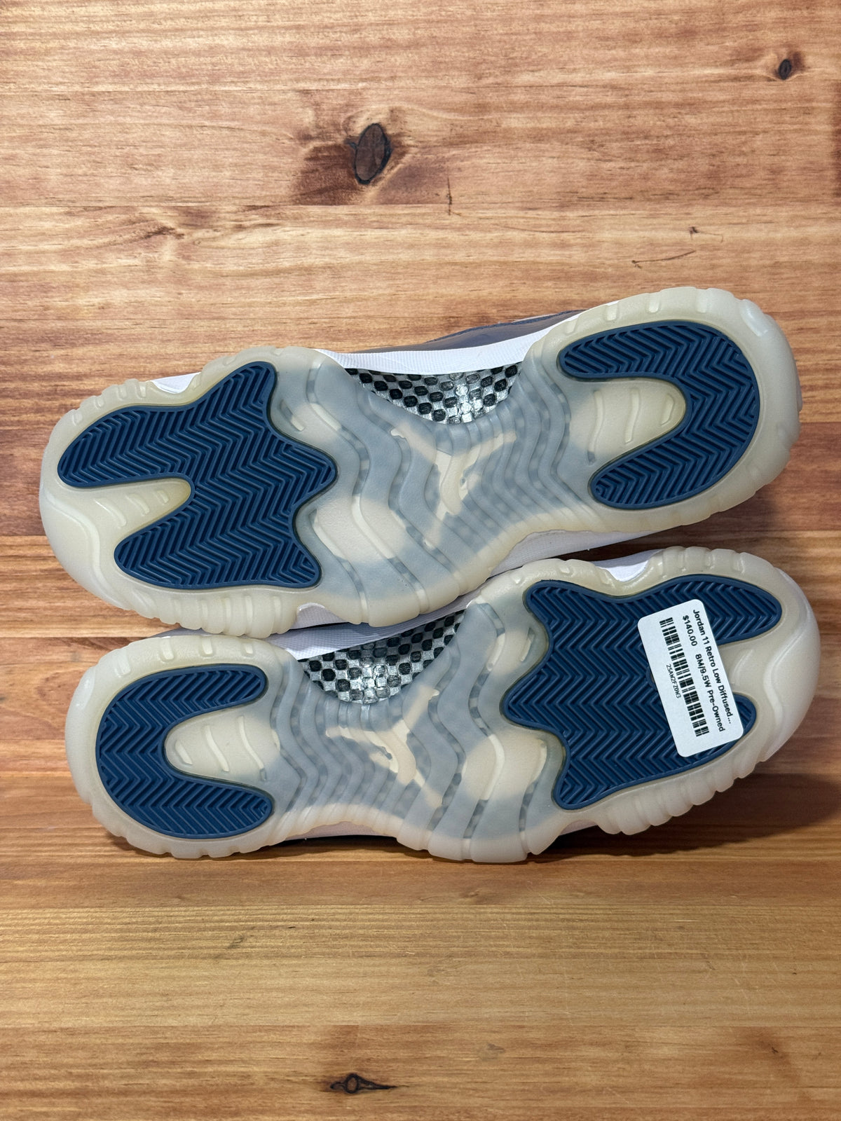 Jordan 11 Retro Low Diffused Blue