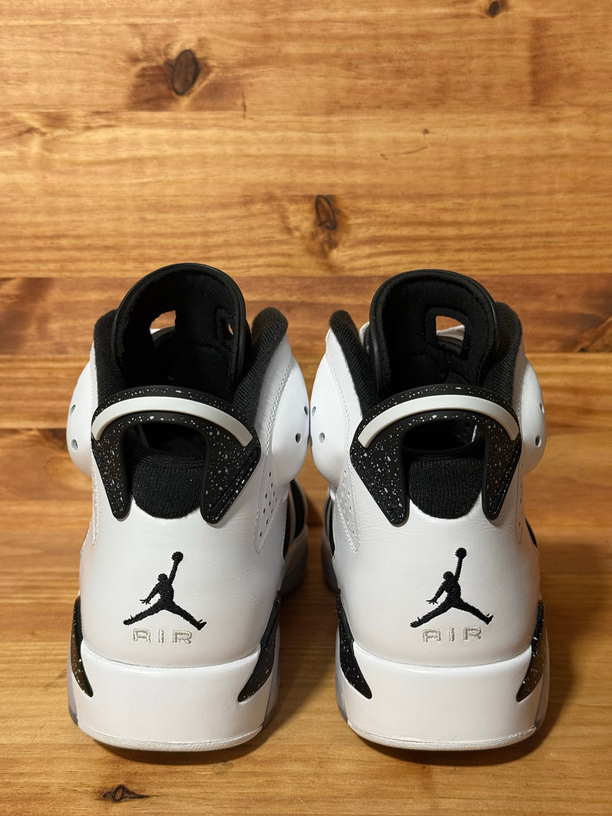 Jordan 6 Retro Oreo (2026) - Size 9