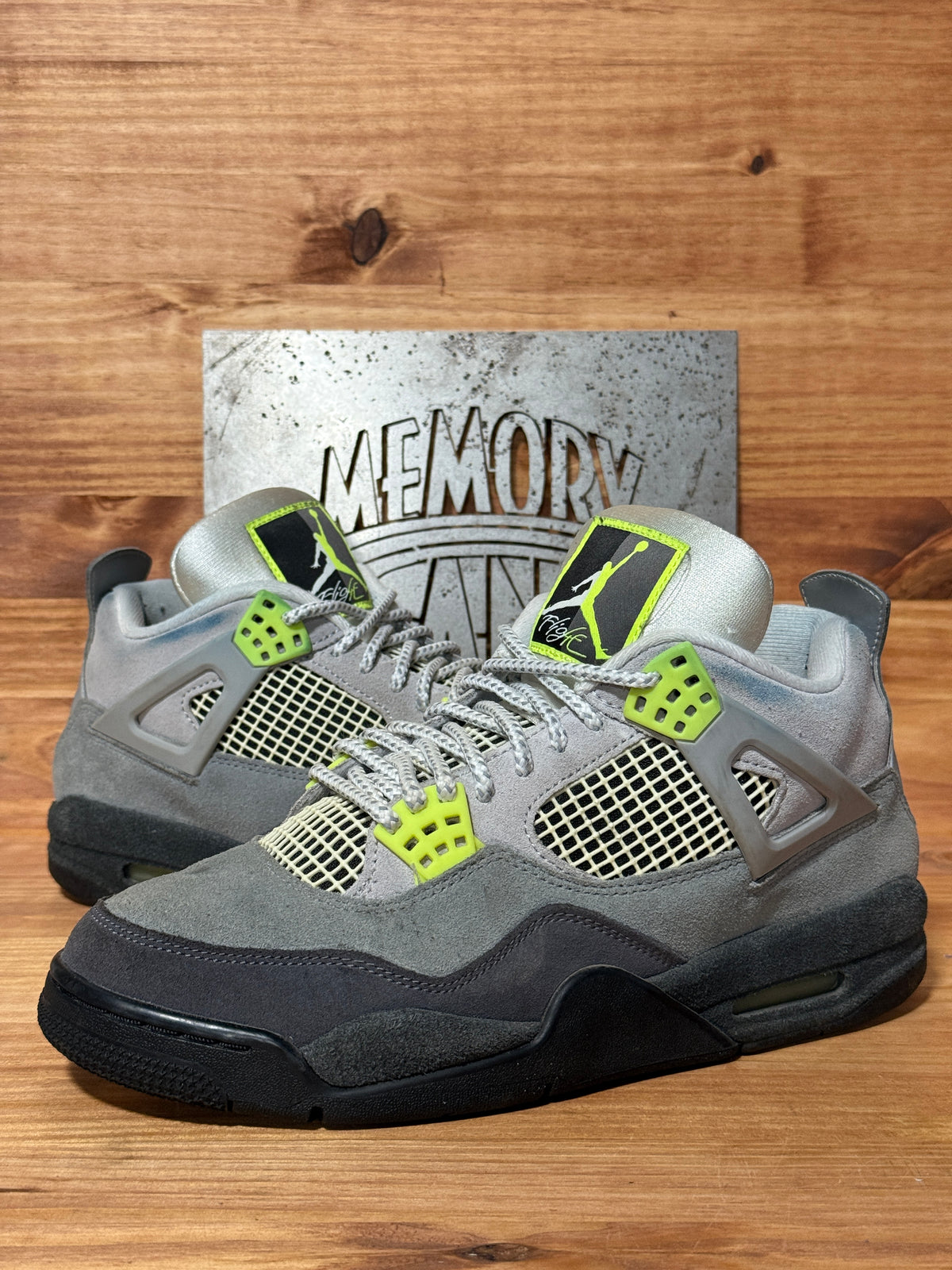 Jordan 4 Retro SE 95 Neon