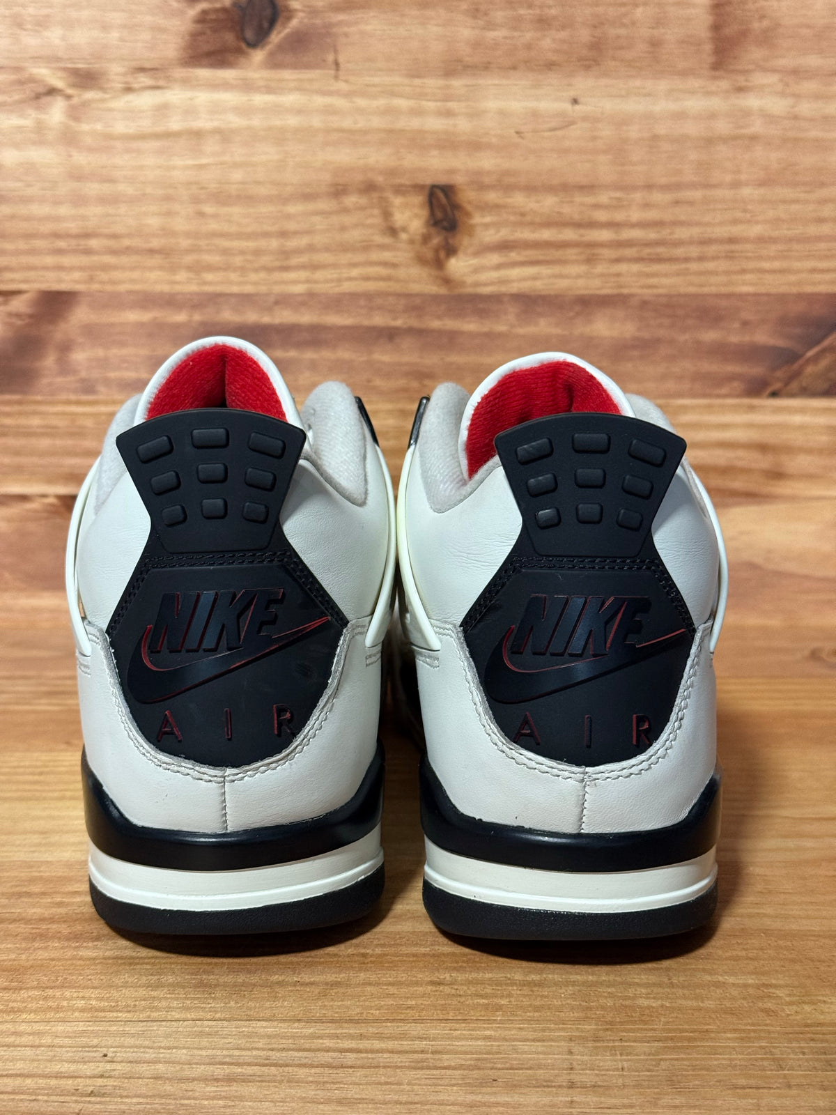 Jordan 4 Retro Flight Club