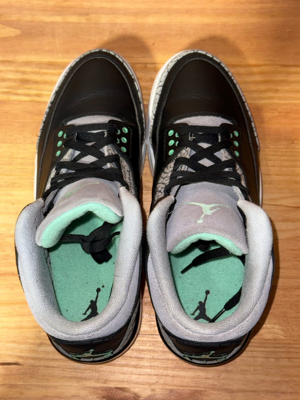 Jordan 3 Retro Green Glow - Size 10