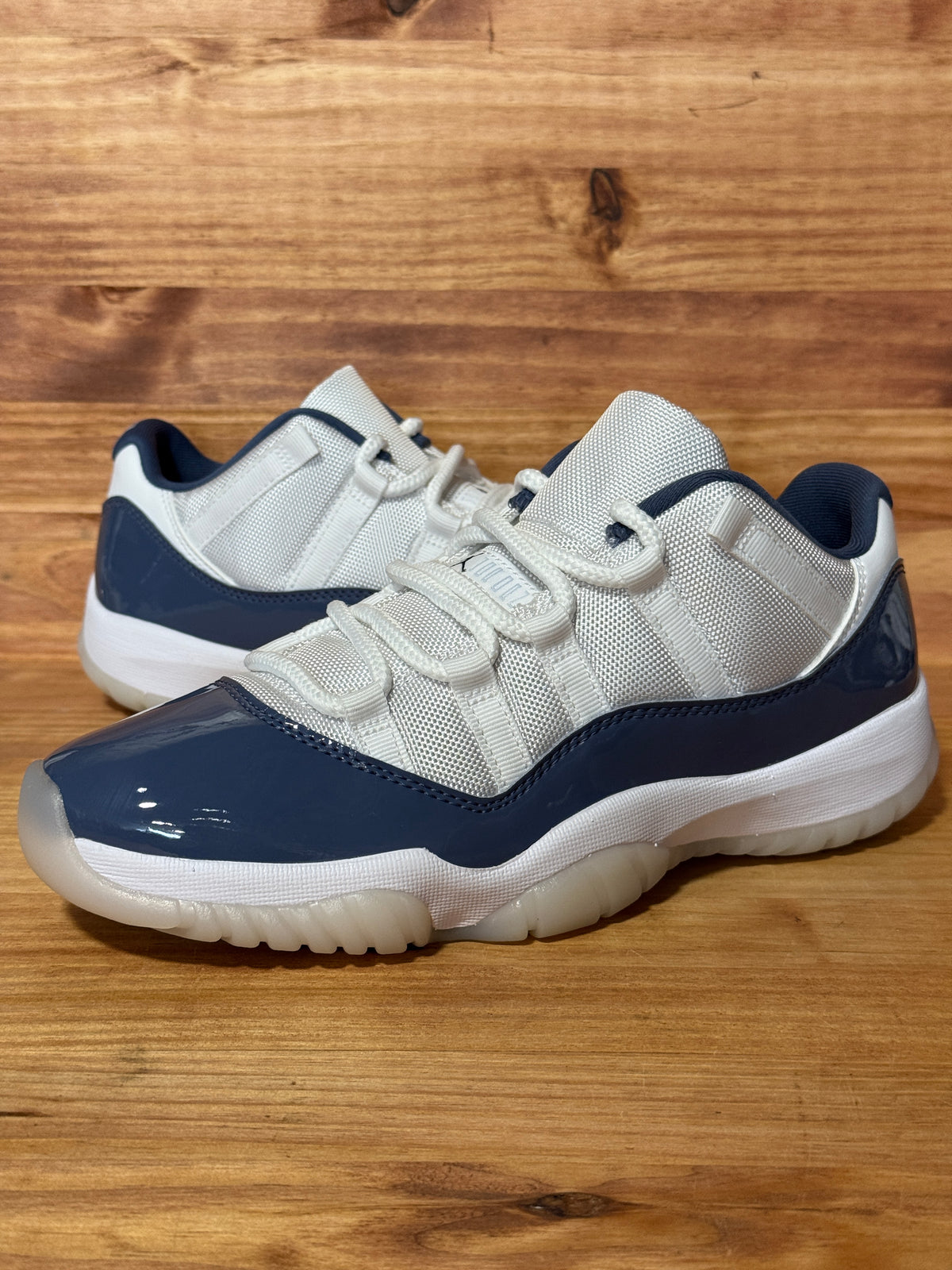 Jordan 11 Retro Low Diffused Blue