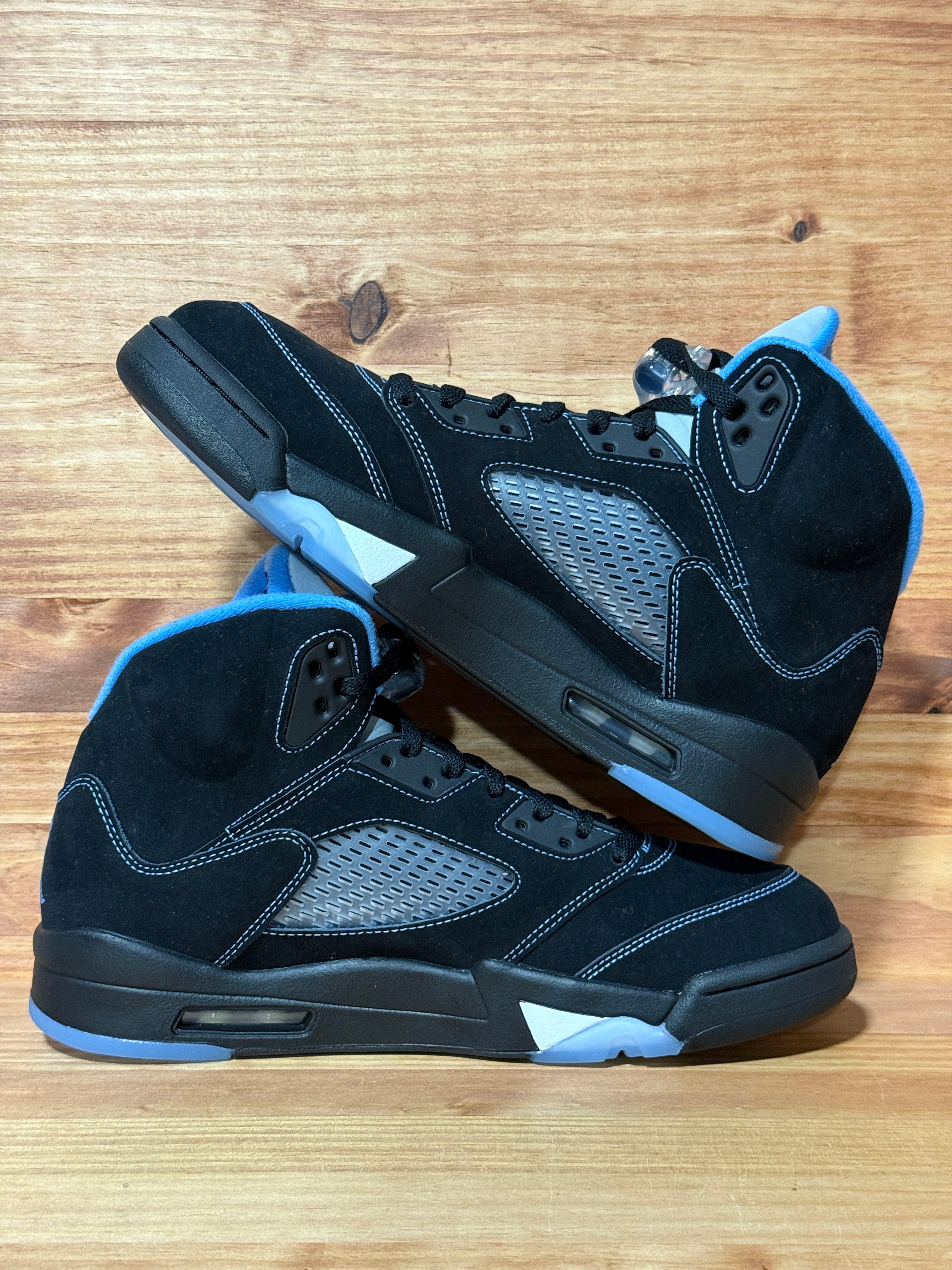 Jordan 5 Retro Black University Blue (2026)