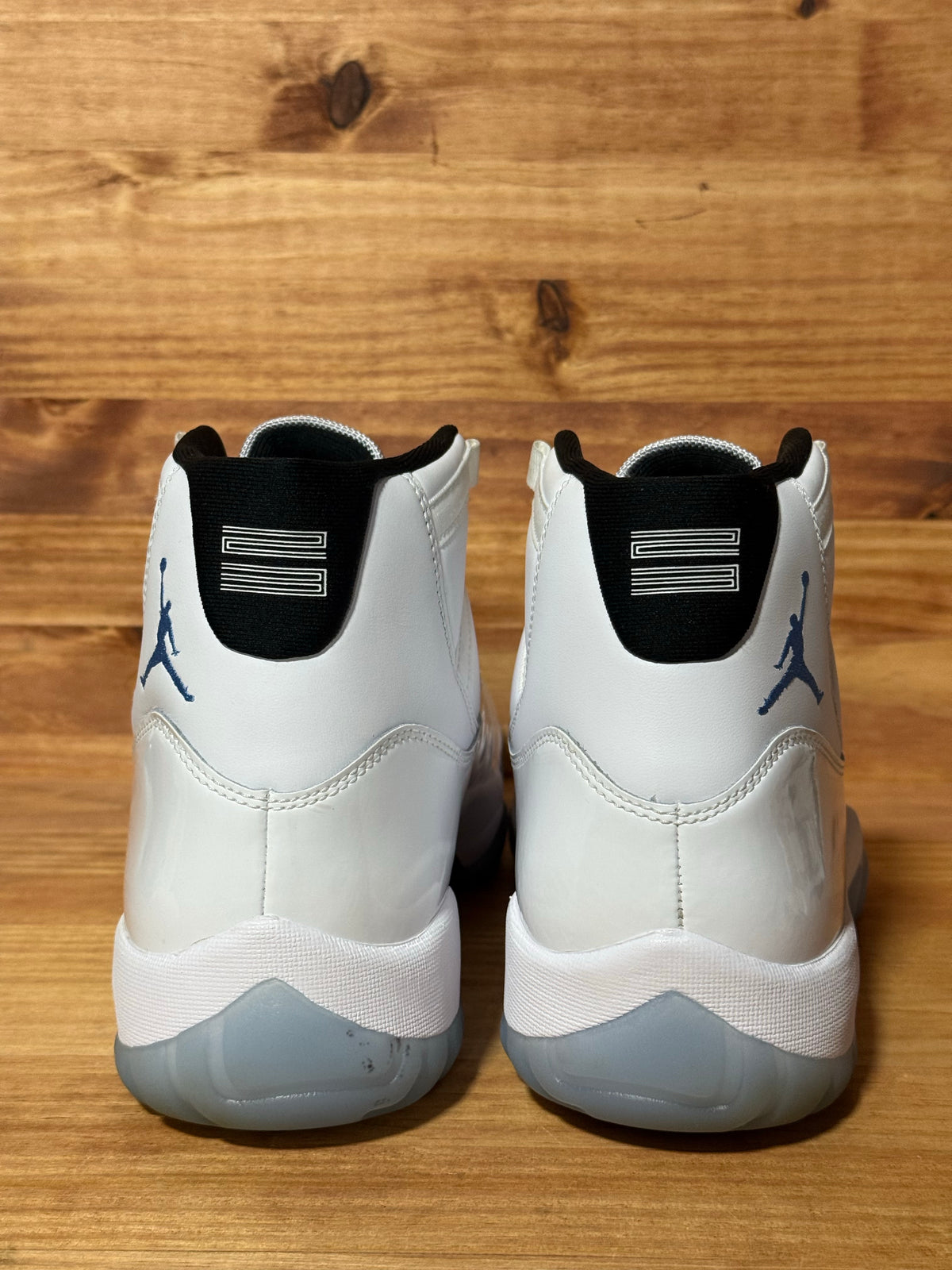 Jordan 11 Retro Legend Blue (2024)