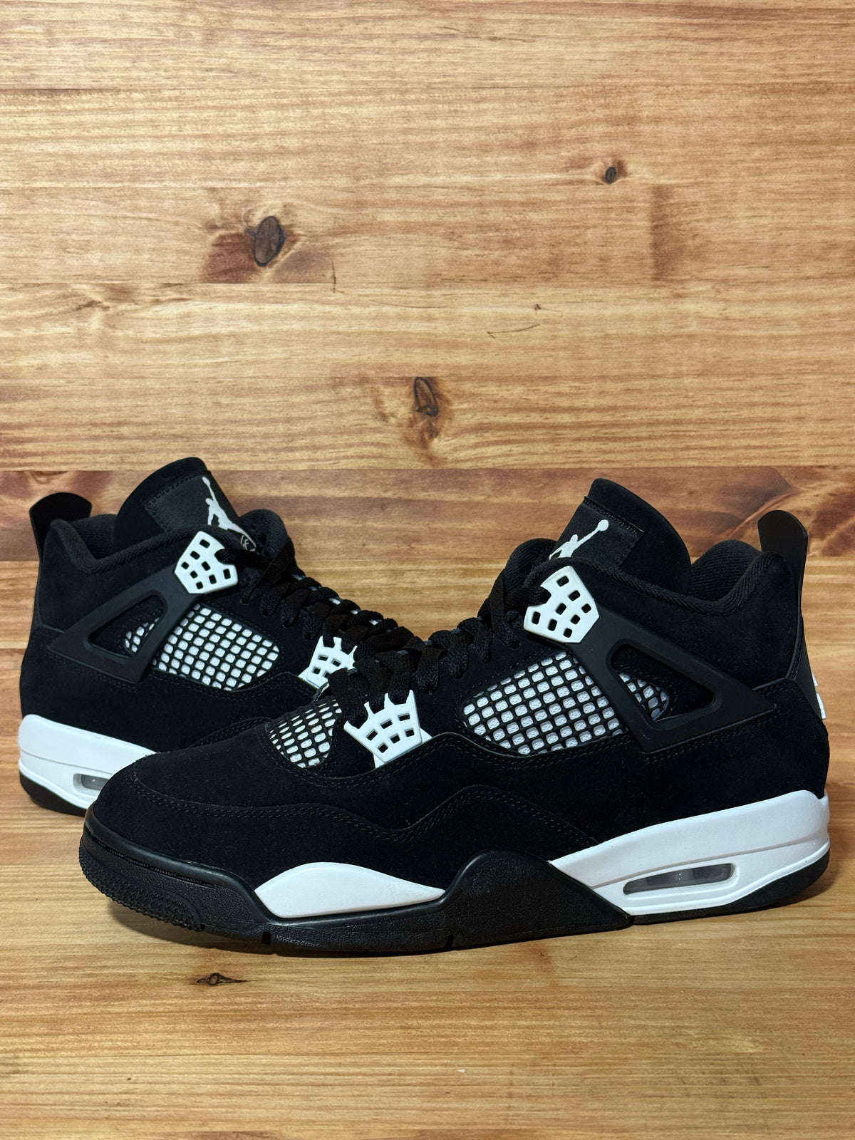 Jordan 4 Retro White Thunder