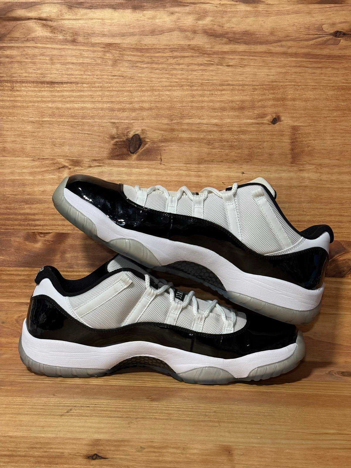 Jordan 11 Retro Low Concord