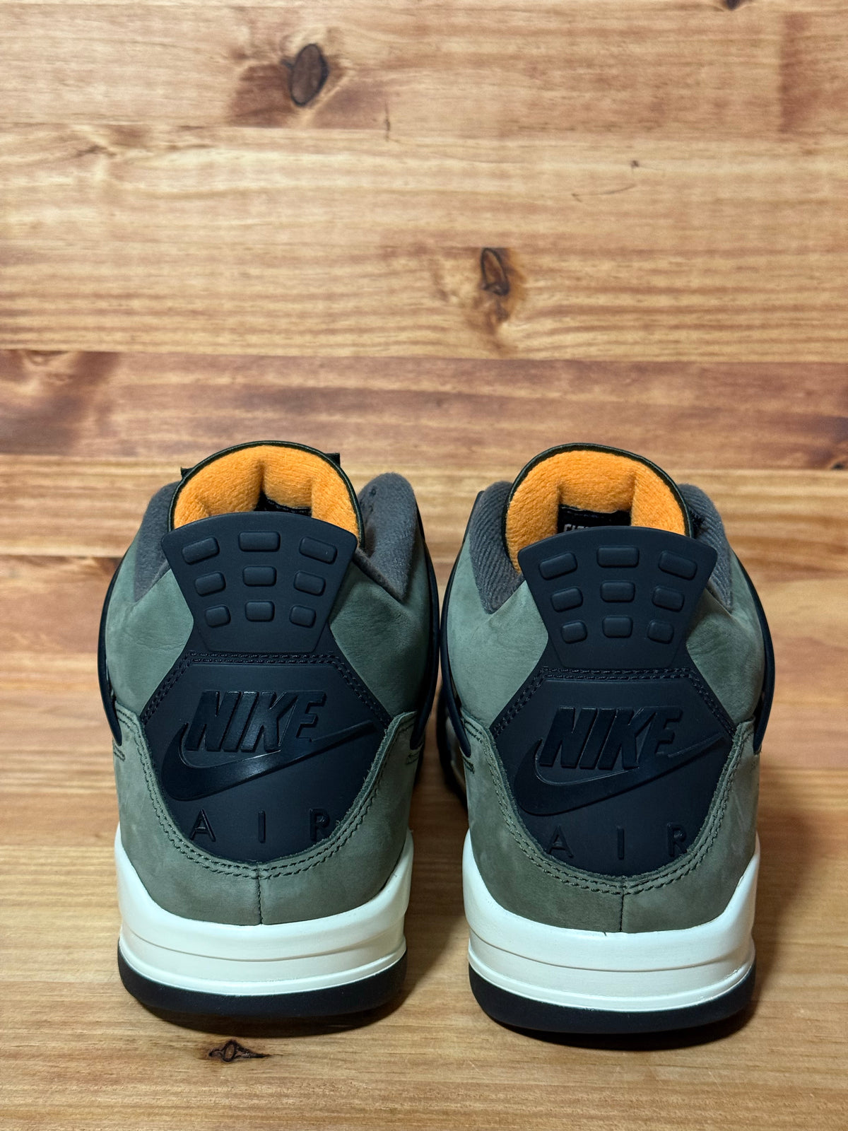 Jordan 4 Retro OG SP Undefeated (2025)