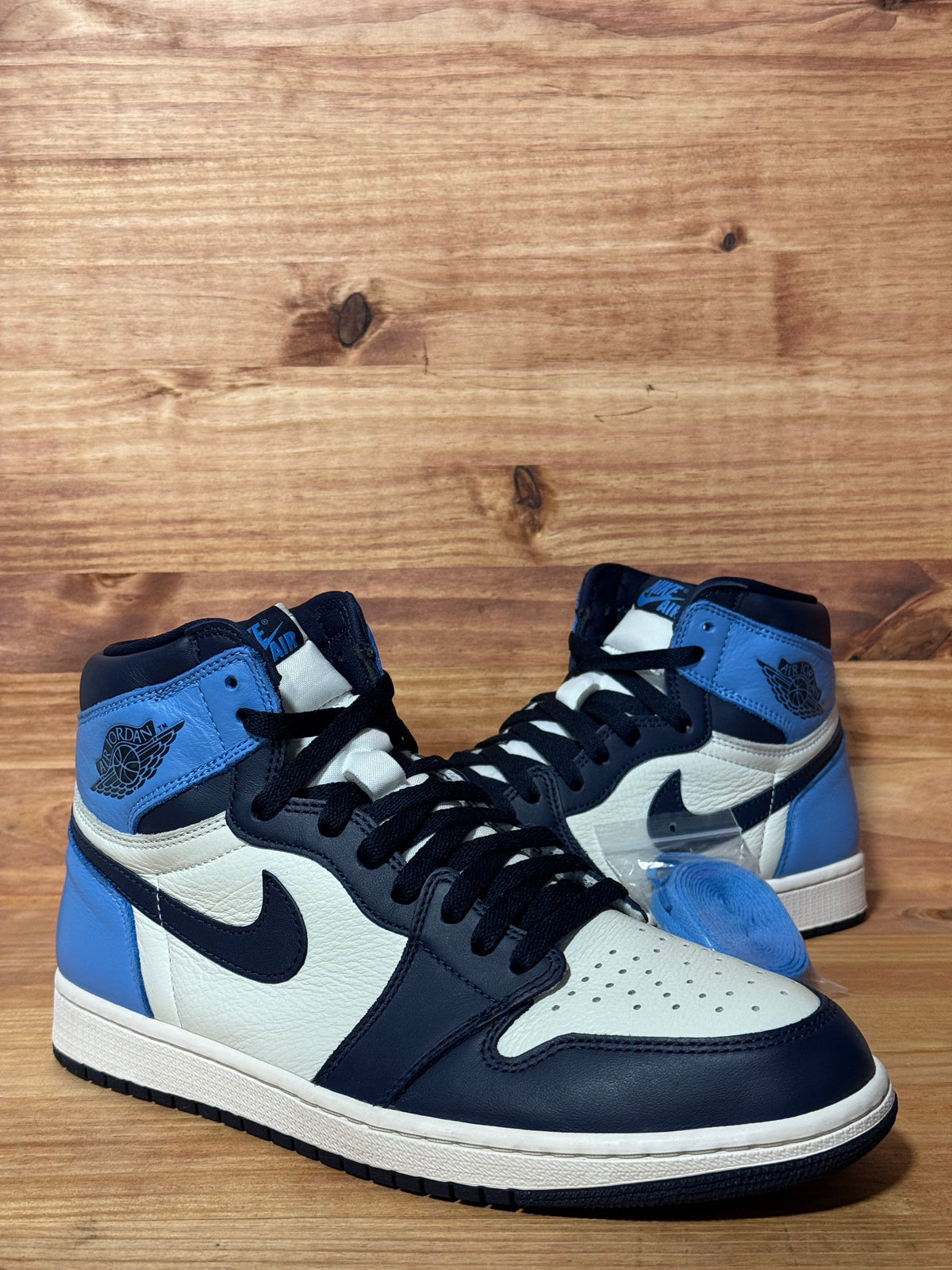 Jordan 1 Retro High Obsidian
