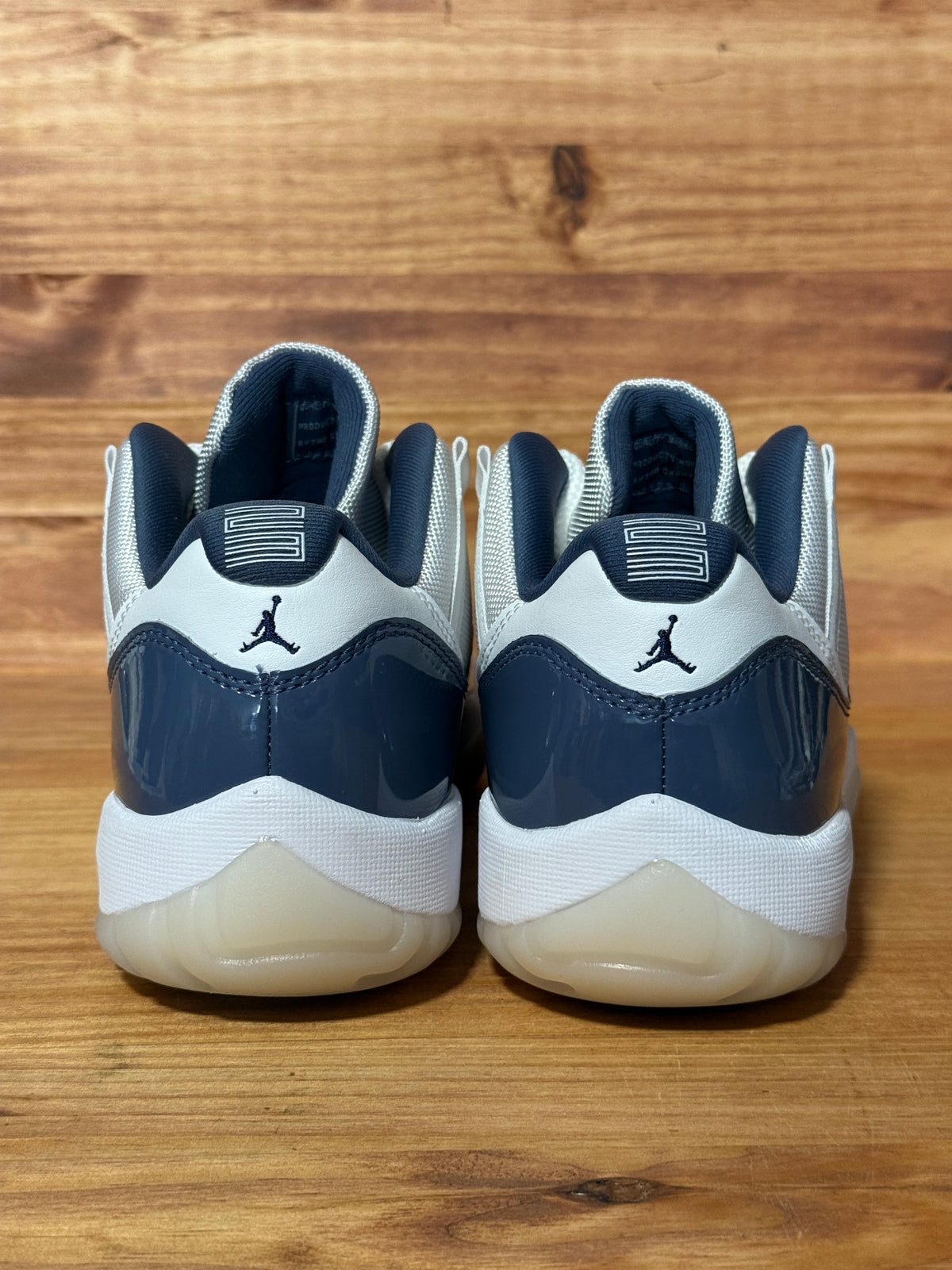 Jordan 11 Retro Low Diffused Blue