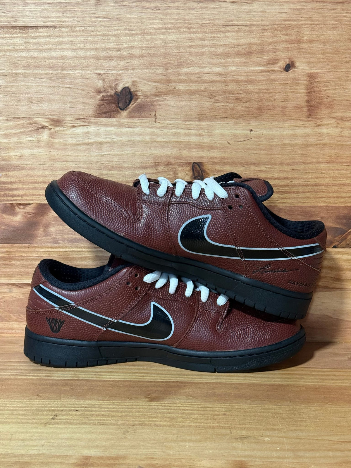 Nike SB Dunk Low Limosine Skateboards - Size 9.5